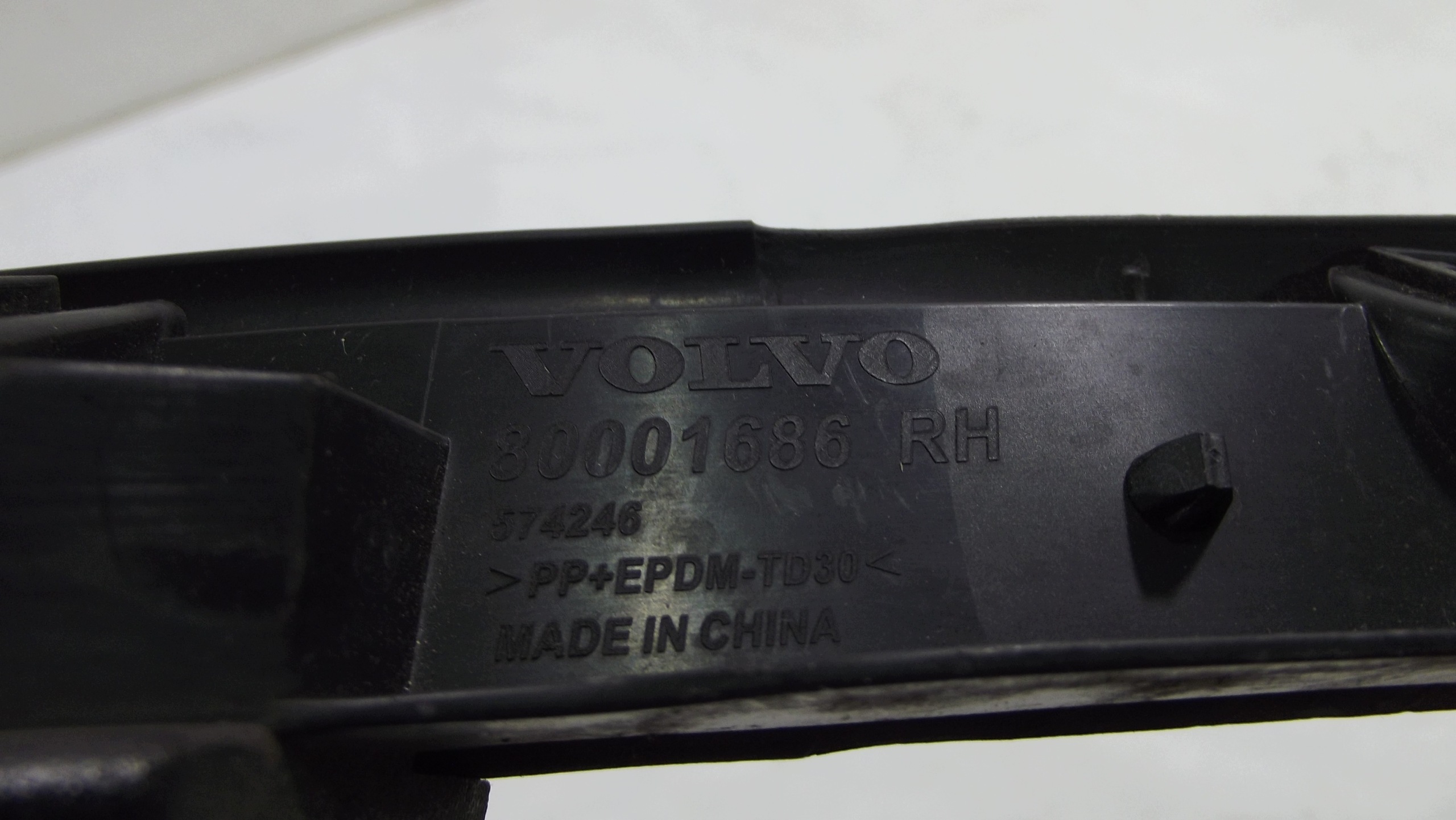 Volvo EX30 przedluzenie parafango Destra posteriore 80001686
