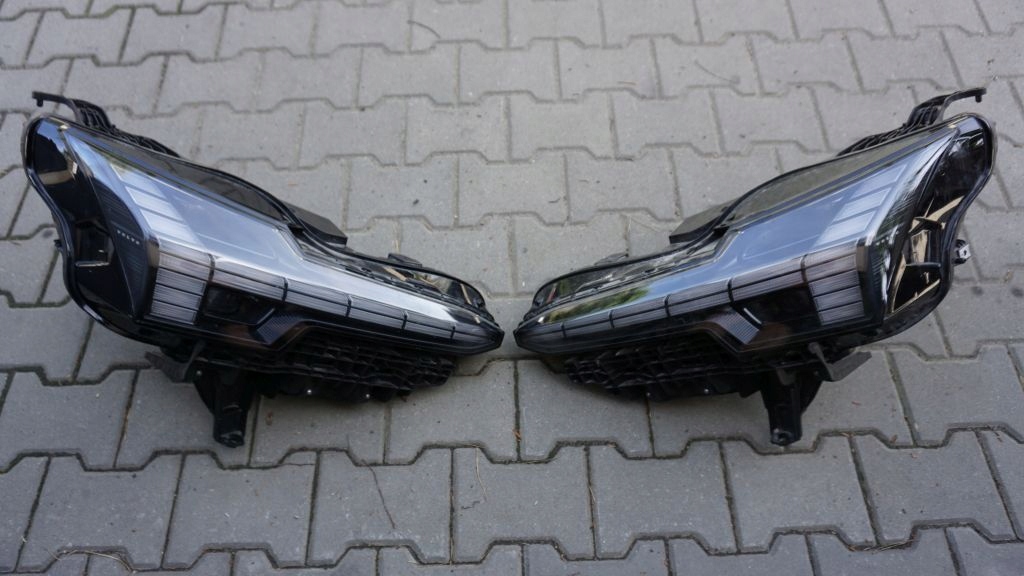 VOLVO EX30 - light LED left right front KOMPLET