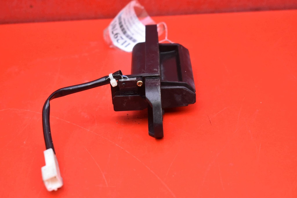 handle button bonnet rear part MITSUBISHI GRANDIS 1 and 03-11