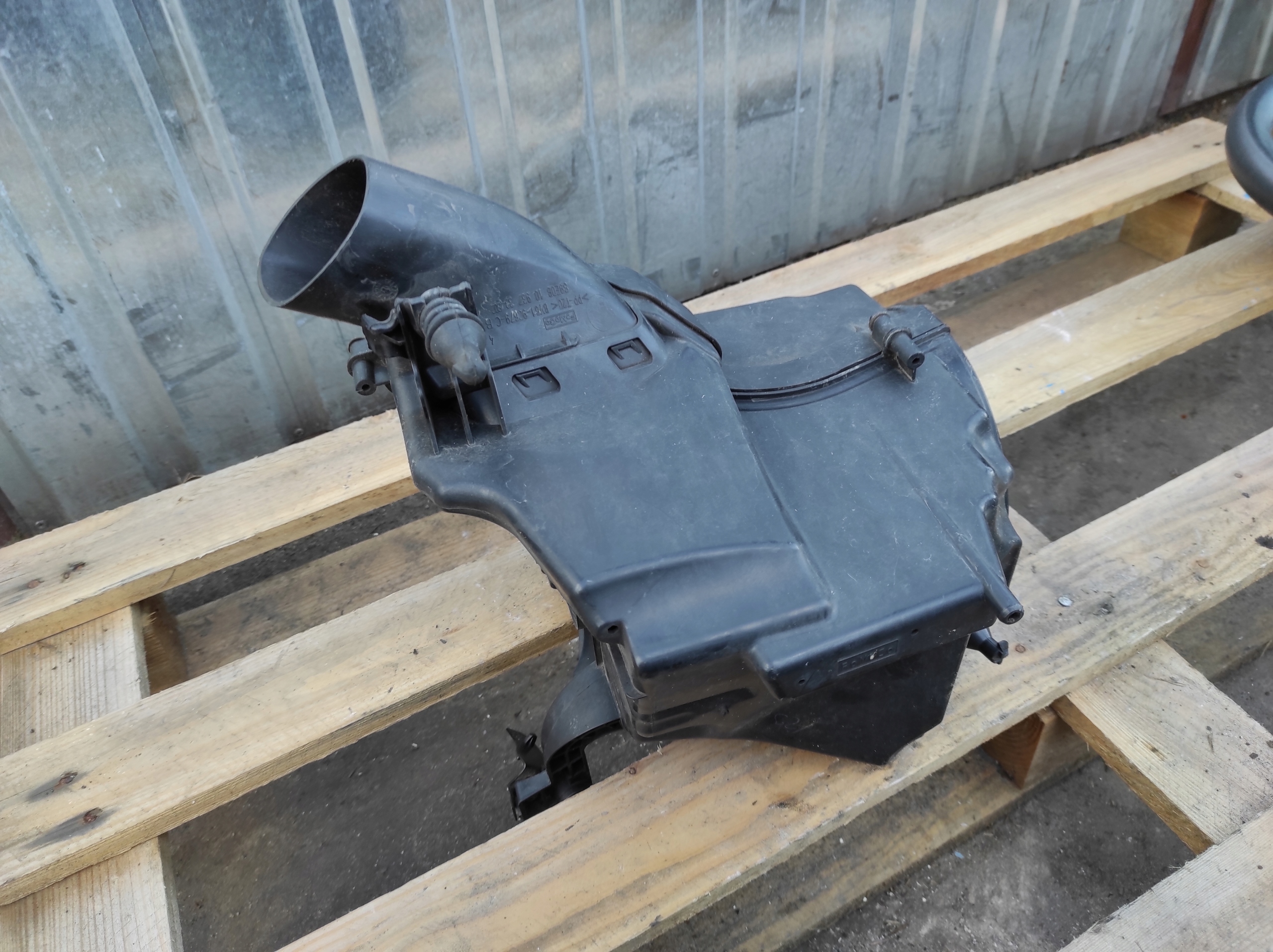 Gehäuse filter luft FORD FOCUS MK3 LIFT 1.0 BV61-9C679-C