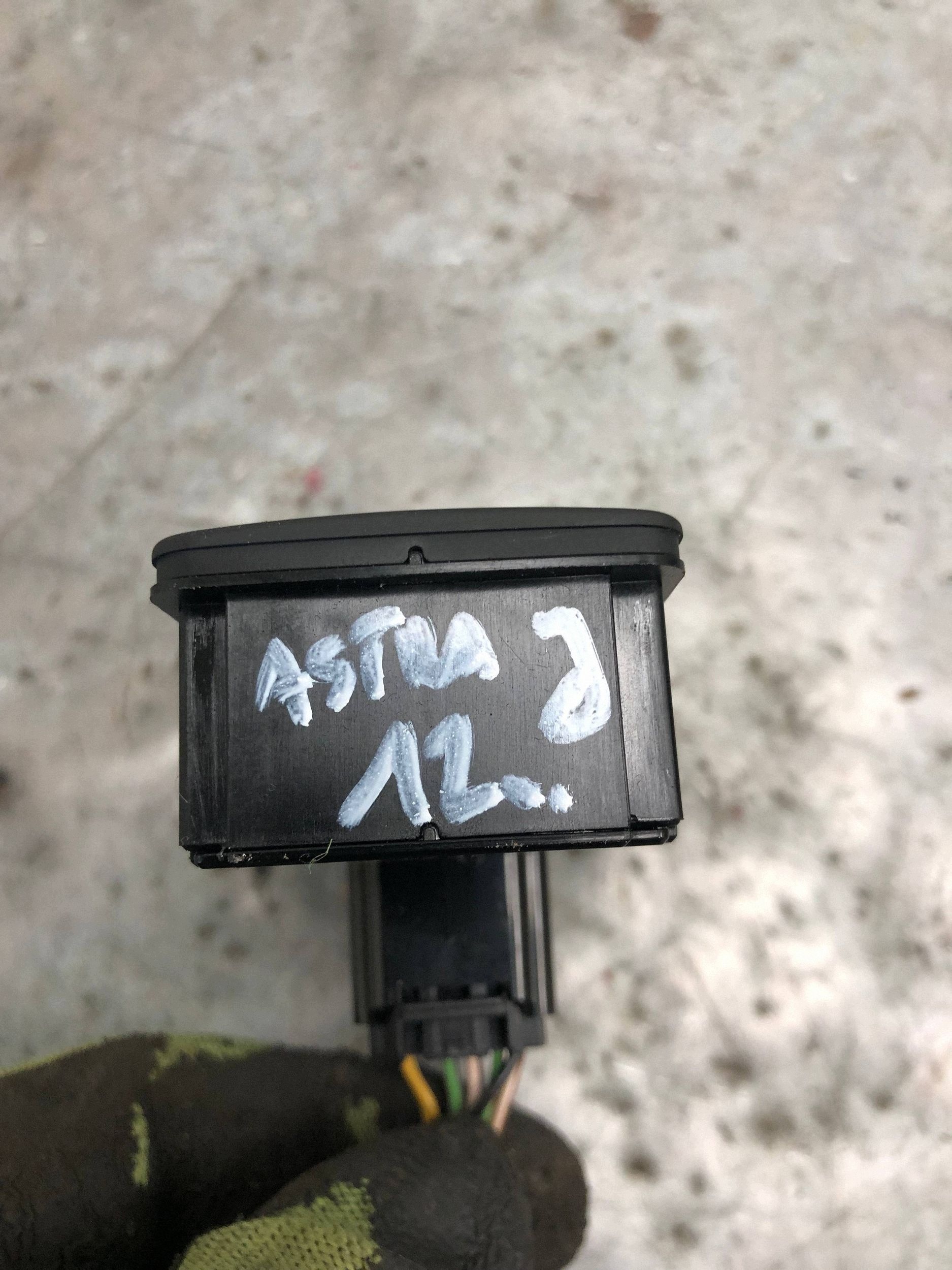switch light switch OPEL ASTRA J KOMBI 13268704