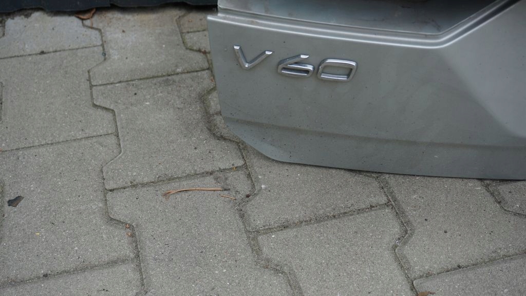 VOLVO V60 II - boot doors boot