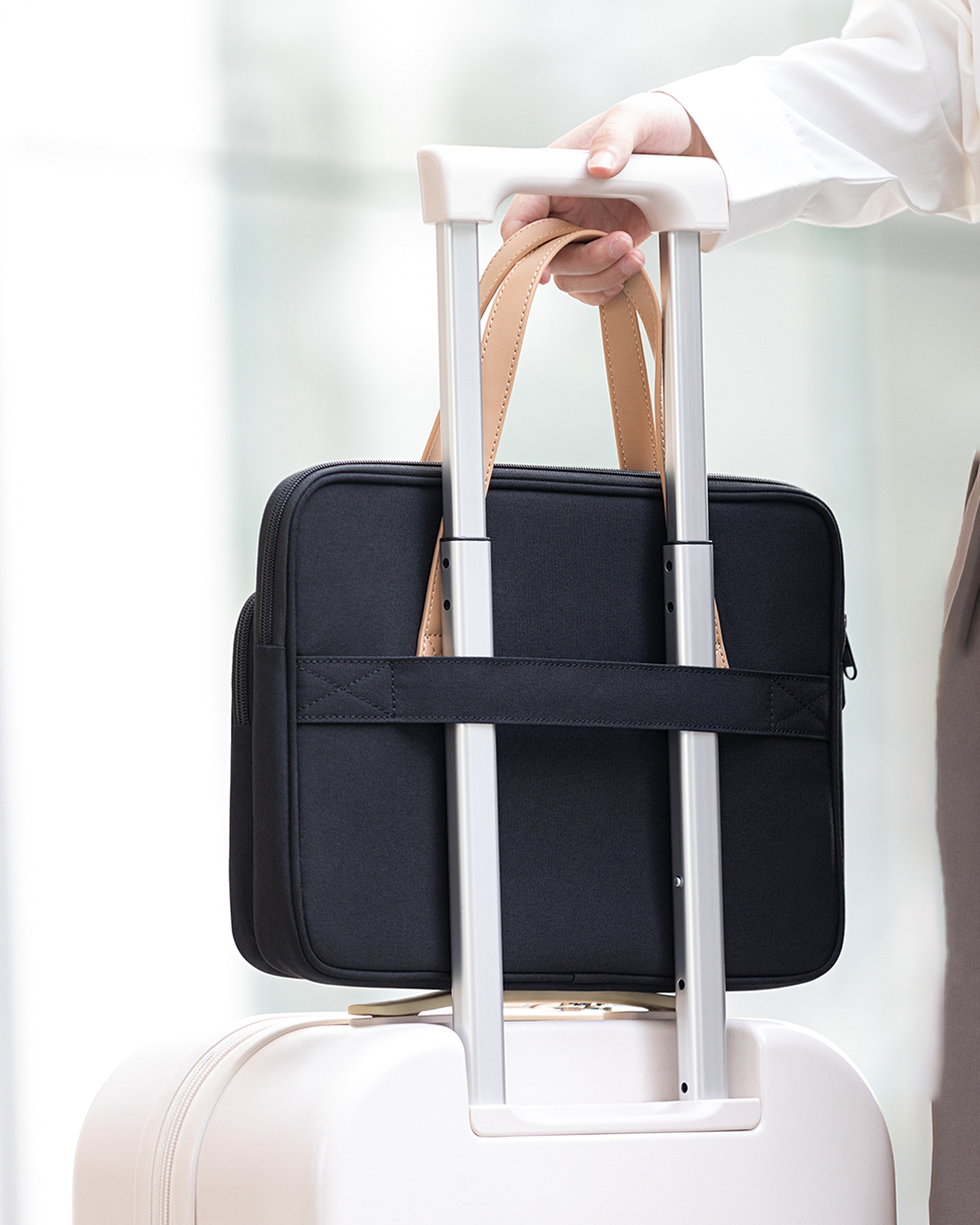 INNOSTYLE DAMSKA TORBA NA LAPTOPA 14 WODOODPORNA OMNIPROTECT PRO CZARNA Informacje o bezpieczeństwie CE WEEE