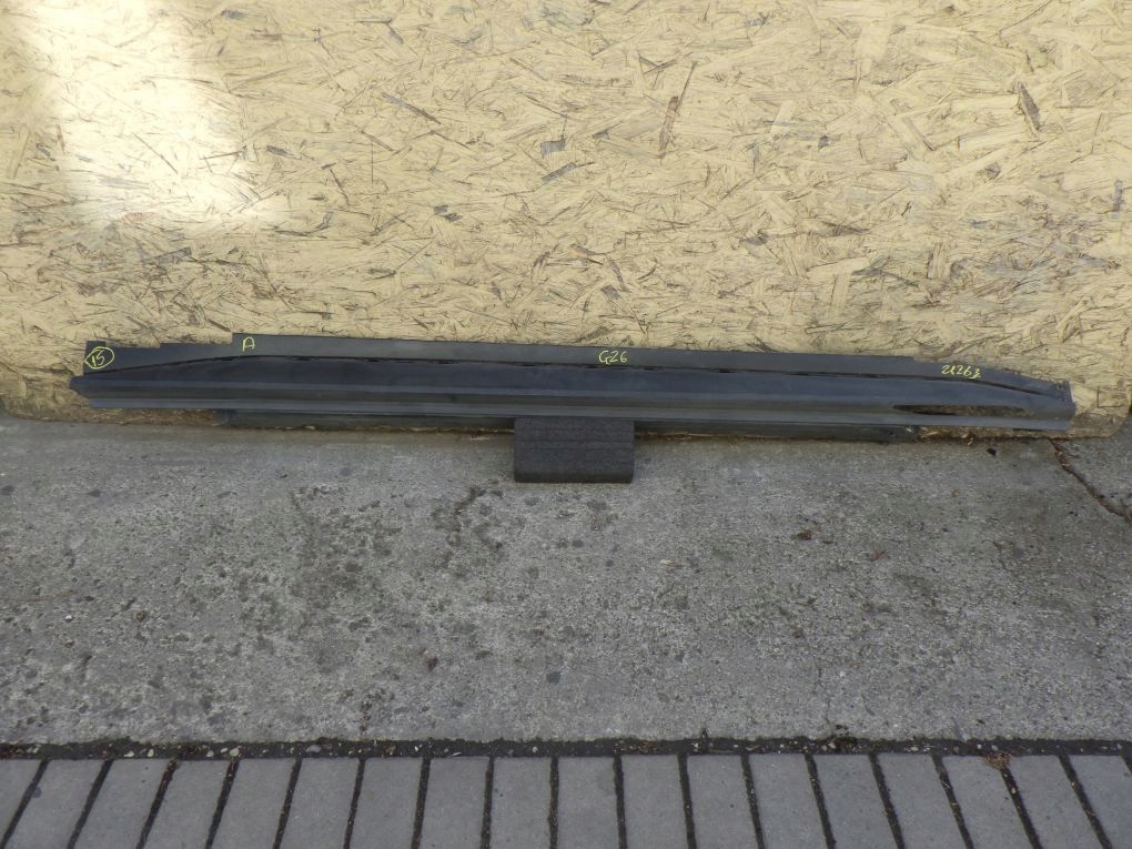 BMW 4 i4 G26 Gran Coupe M Pakiet 21- moulding threshold threshold right