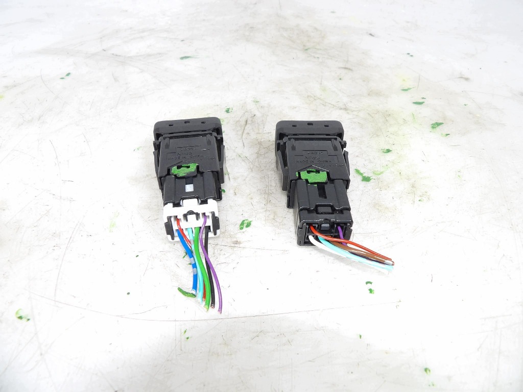 SUZUKI SX4 S-CROSS LIFT Commandes GRZANIA PRZEDNICH Sièges