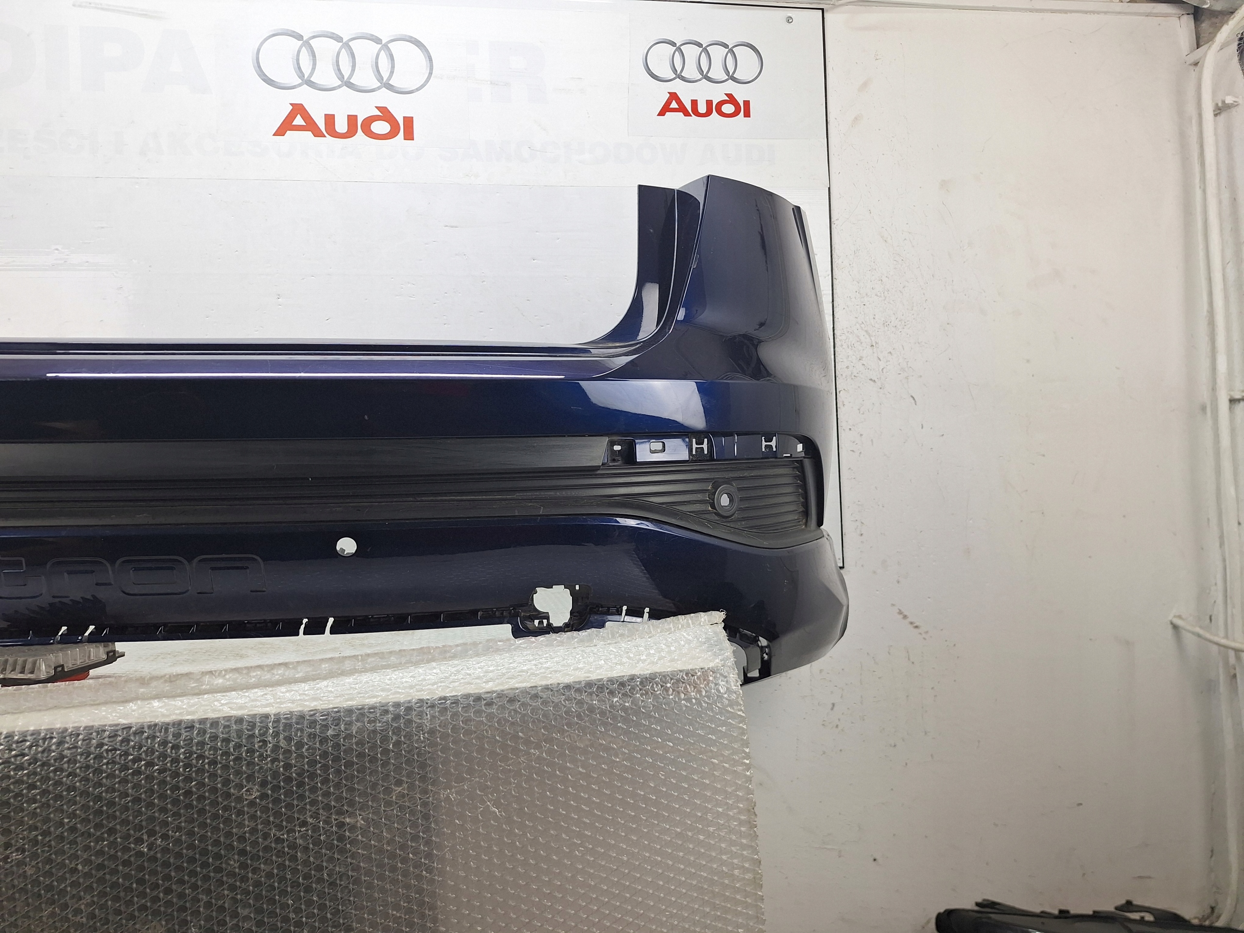 ZDERZAK AUDI Q4 89A E-TRON 2021-2024 ORYGINAŁ OE ASO TYŁ TYLNY S-LINE Typ samochodu Samochody osobowe