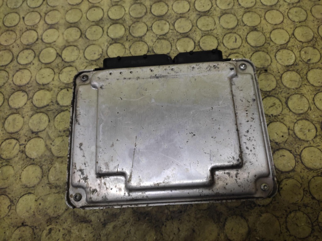 SEAT IBIZA III control unit of the engine 0281012318