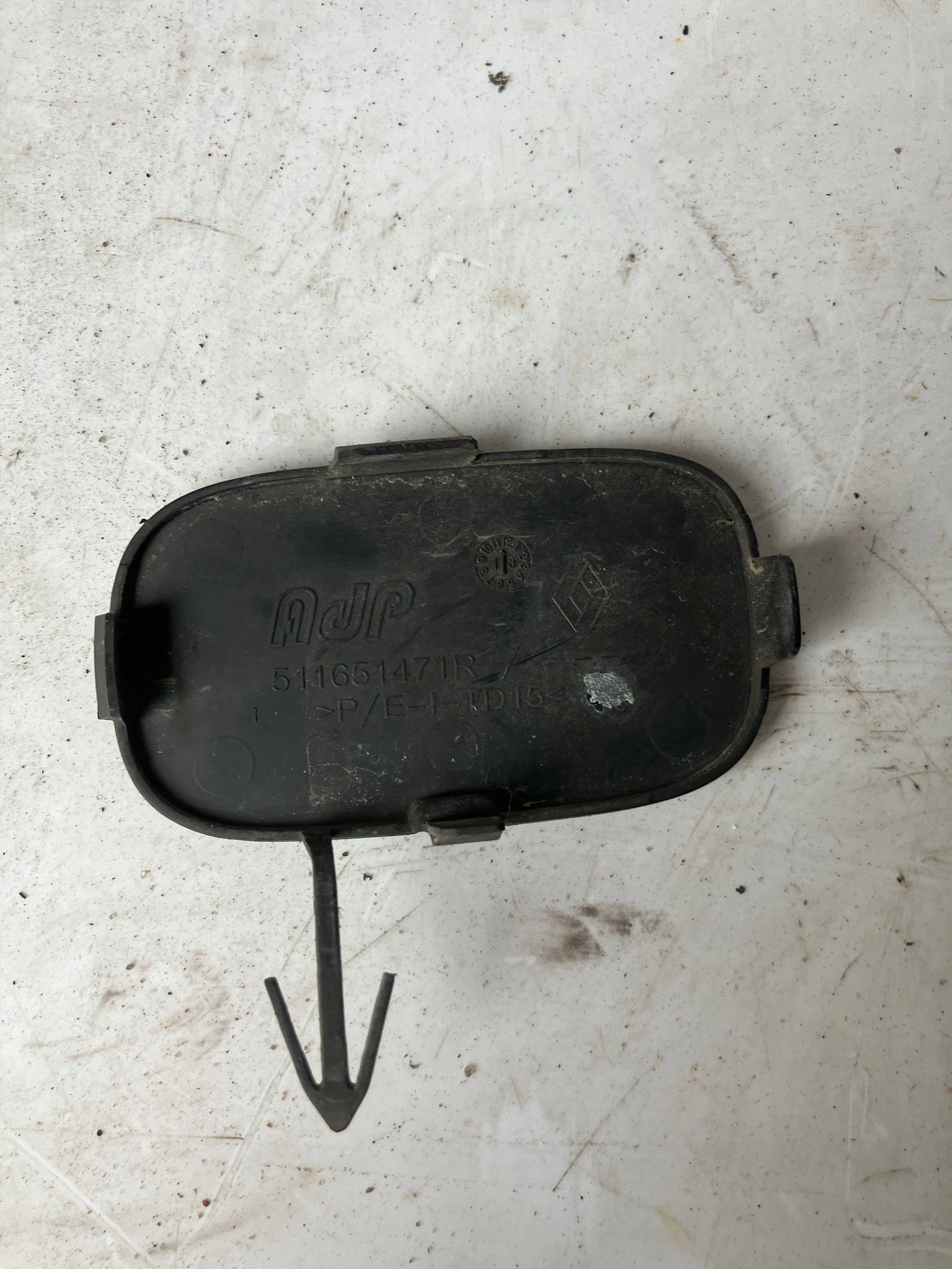 towing hook cap front TWINGO III 511651471R