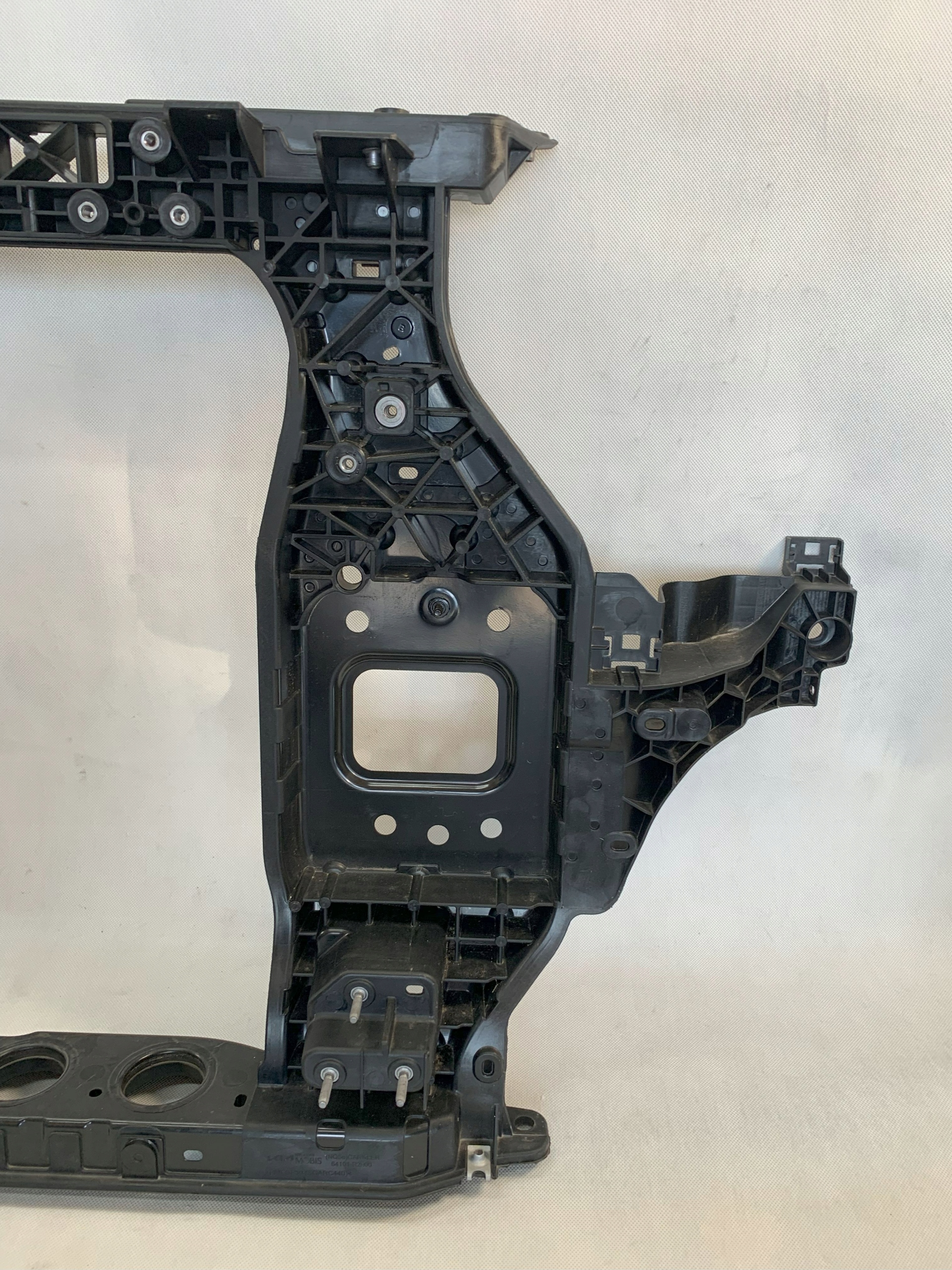 support panel for radiators Kia Sportage 5 V NQ5 21r 64110R2000 pillar iron 03.25