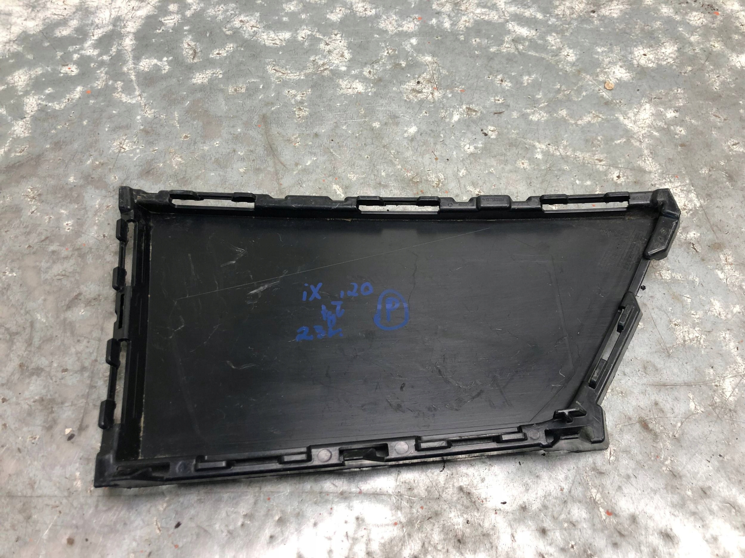 Lüftungsgitter der Stoßstange heck BMW iX I20 5A06684