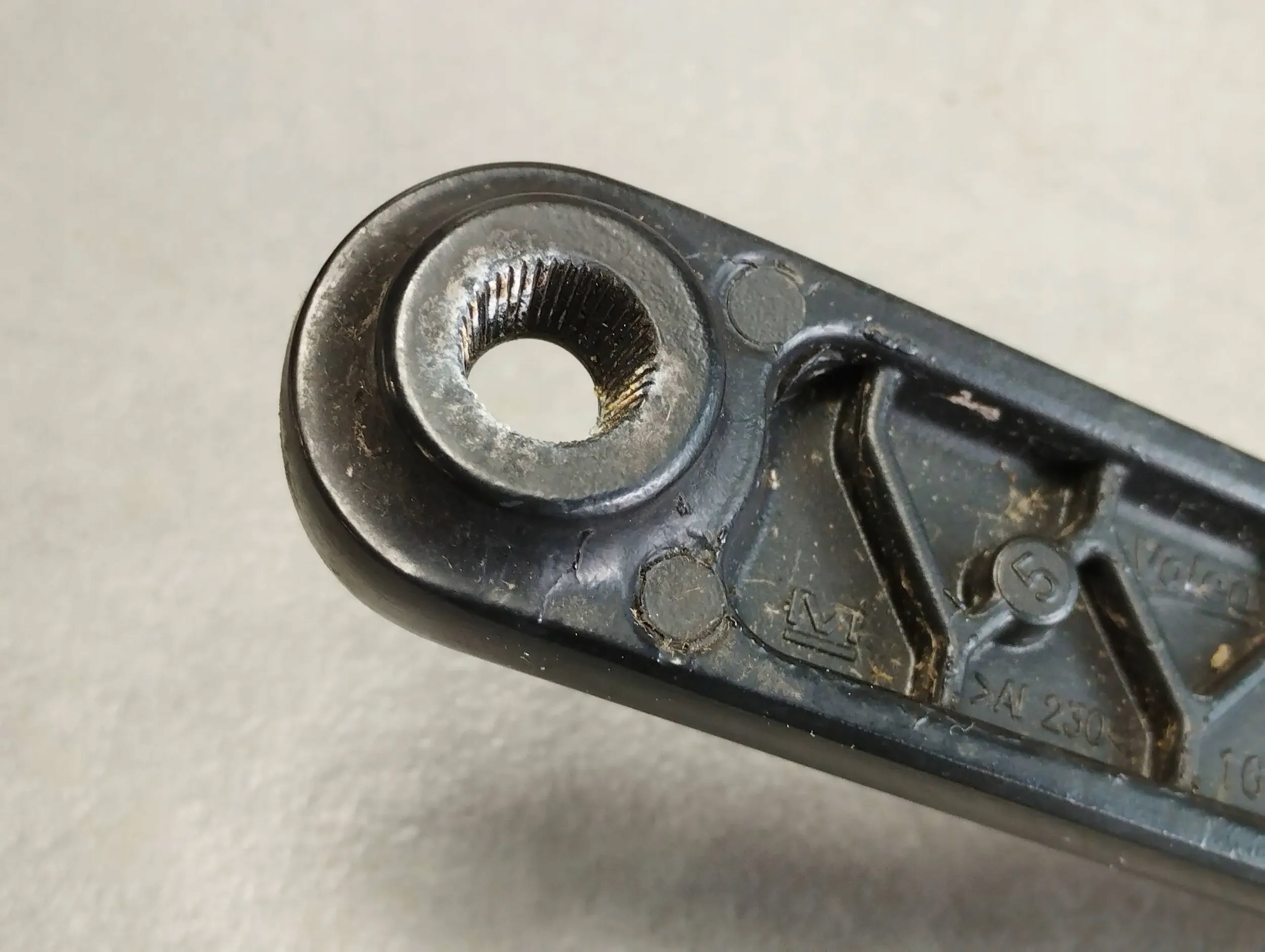 Audi A6 C7 4G wiper arm left 4G1955407D