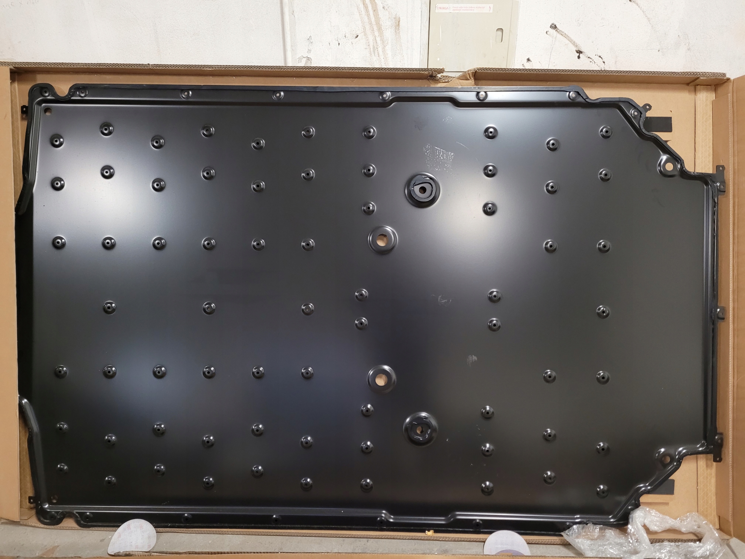 PORSCHE TAYCAN КРЫШКА ШАССИ БАТАРЕИ 9J1804097A