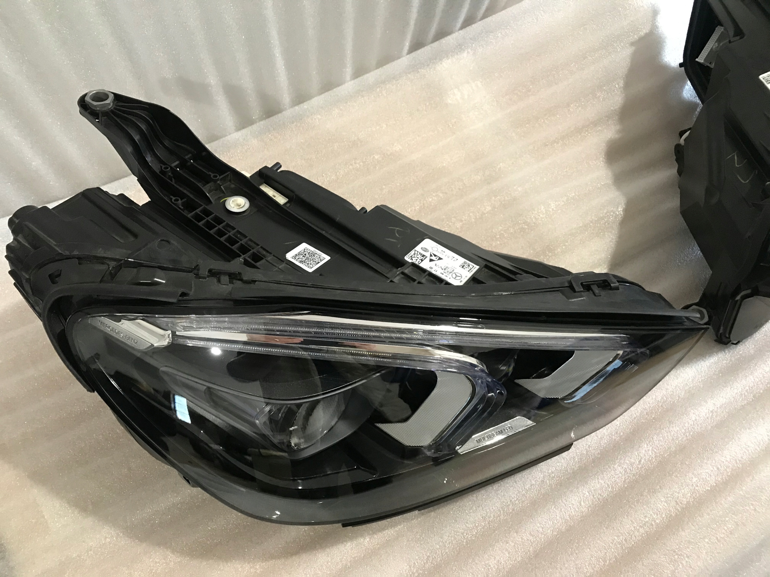 KOMPLET LAMP PRZÓD MERC GLE ML 167 MULTIBEM 2019 Strona zabudowy lewe + prawe