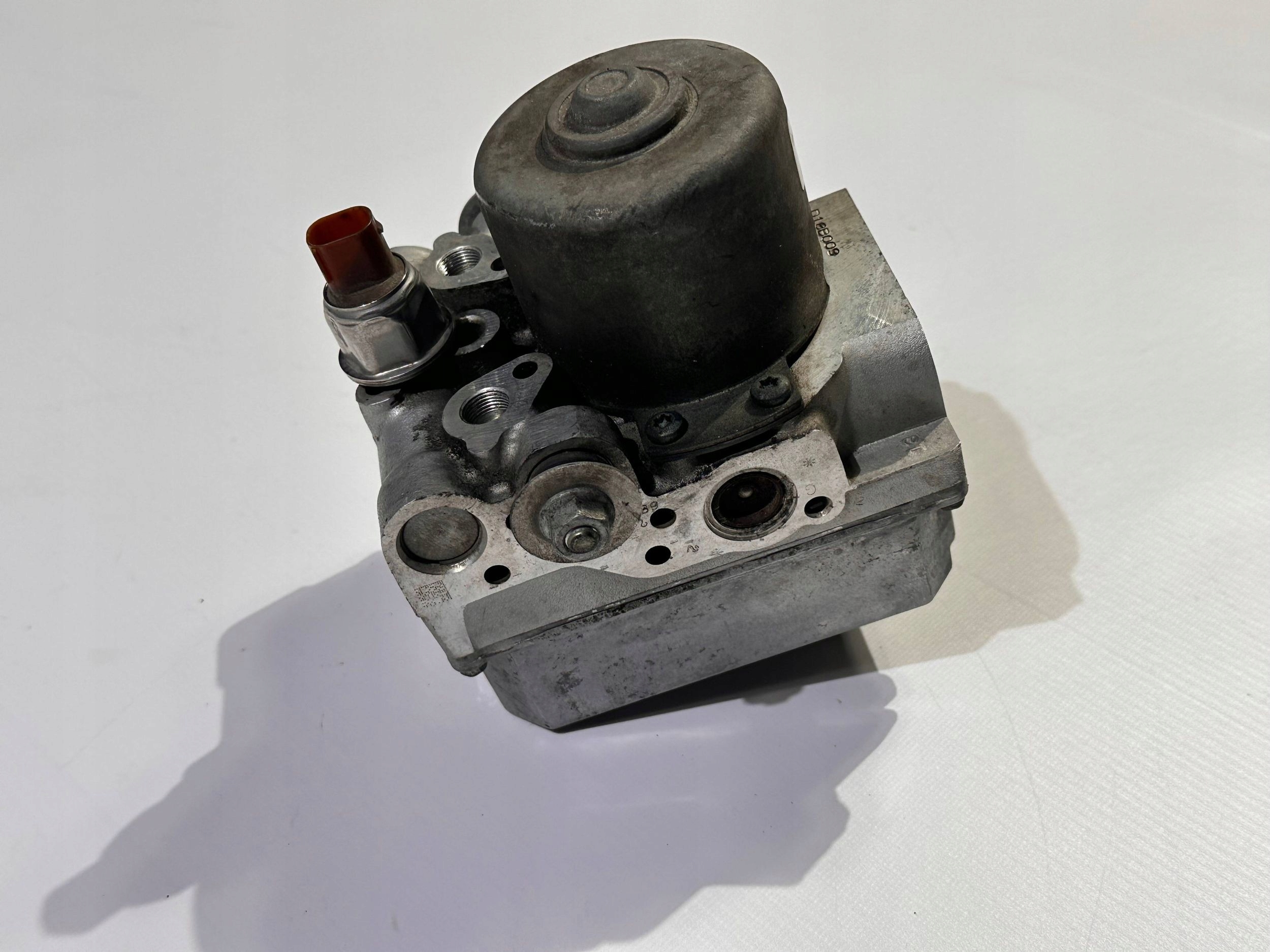 pump control unit ABS Chevrolet Corvette C6 2005 - 2013
