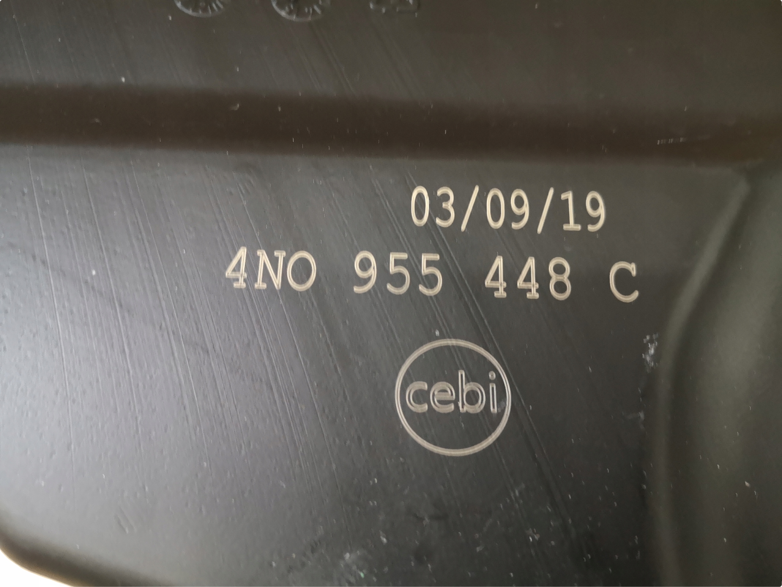 AUDI A8 4N D5 washer fluid tank 4N0955448C