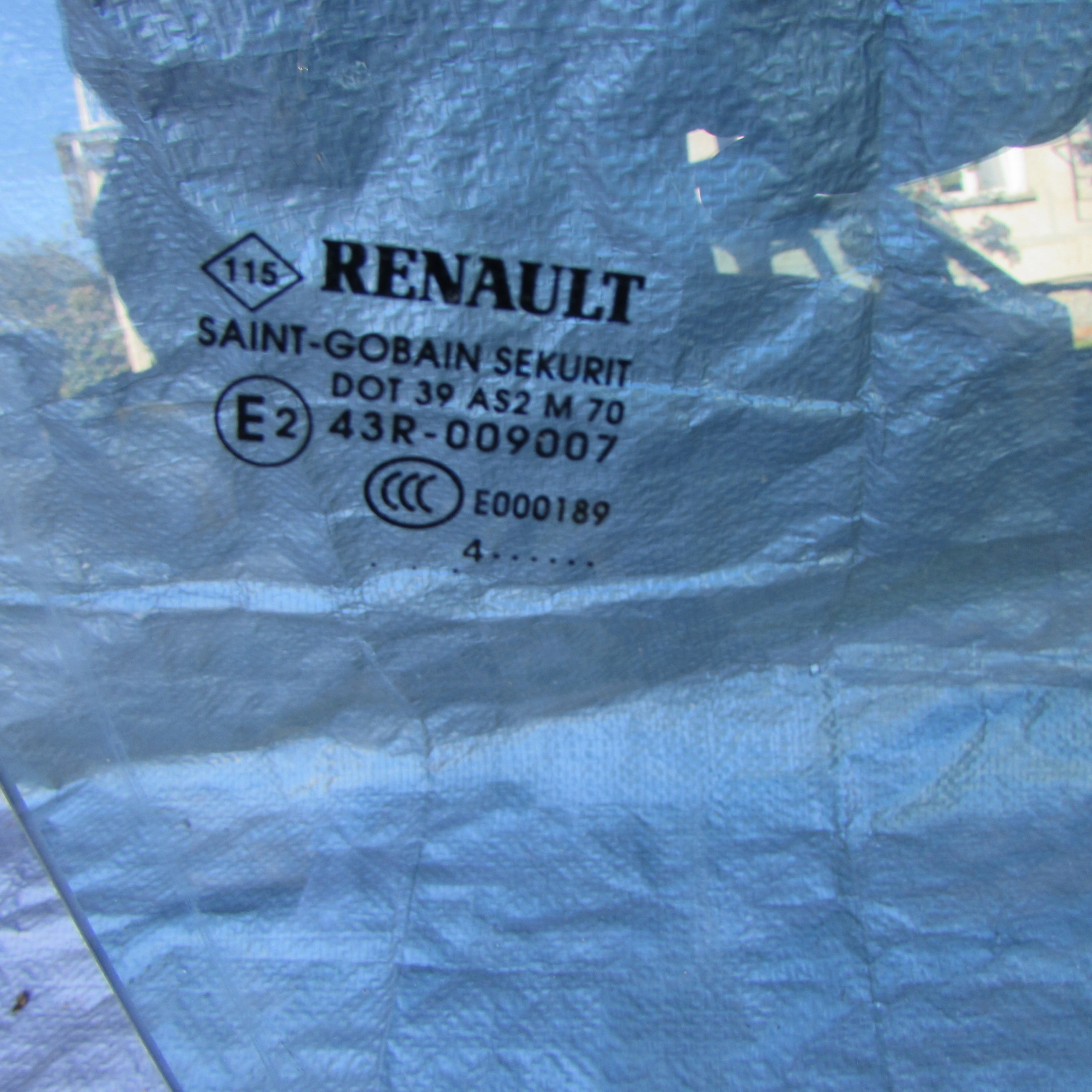 43R-009007 - СТЕКЛО ПЕРЕДНЕЙ ПРАВОЙ ДВЕРИ RENAULT ZOE