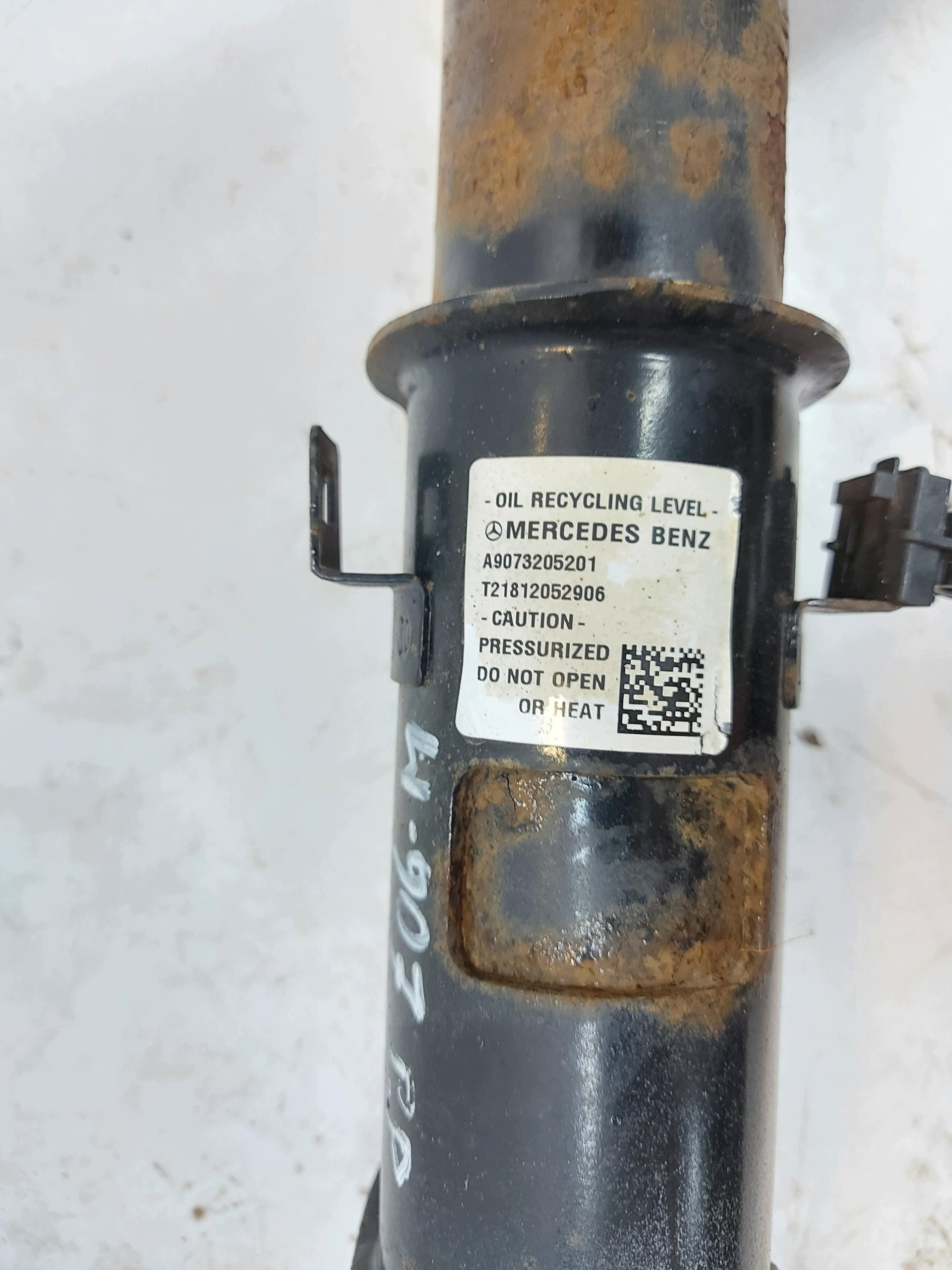 Mercedes Sprinter w907 2020, shock absorber front right A9073205201