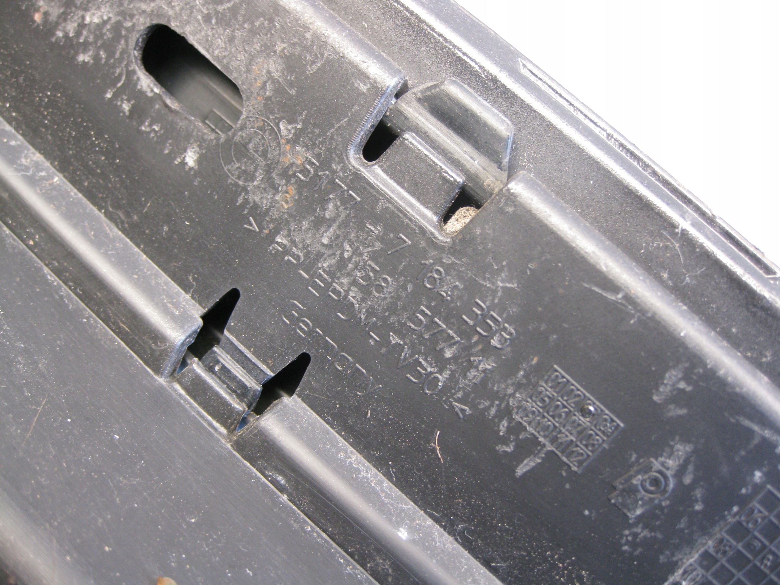 BMW E87 07R moulding threshold left 7184353