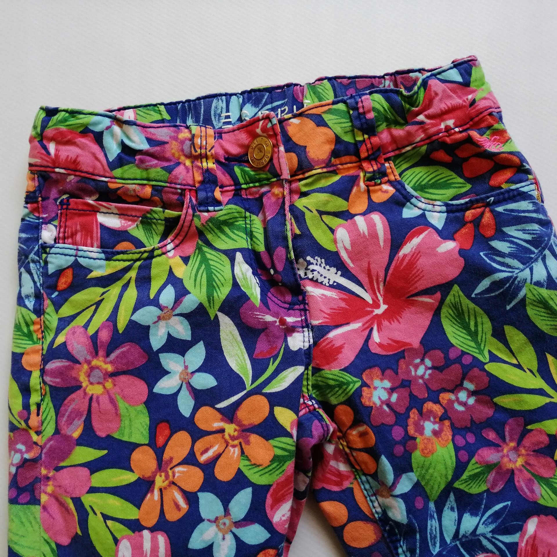 Krótkie spodenki rybaczki Esprit 140 WYPRZEDAŻ Rozmiar 140