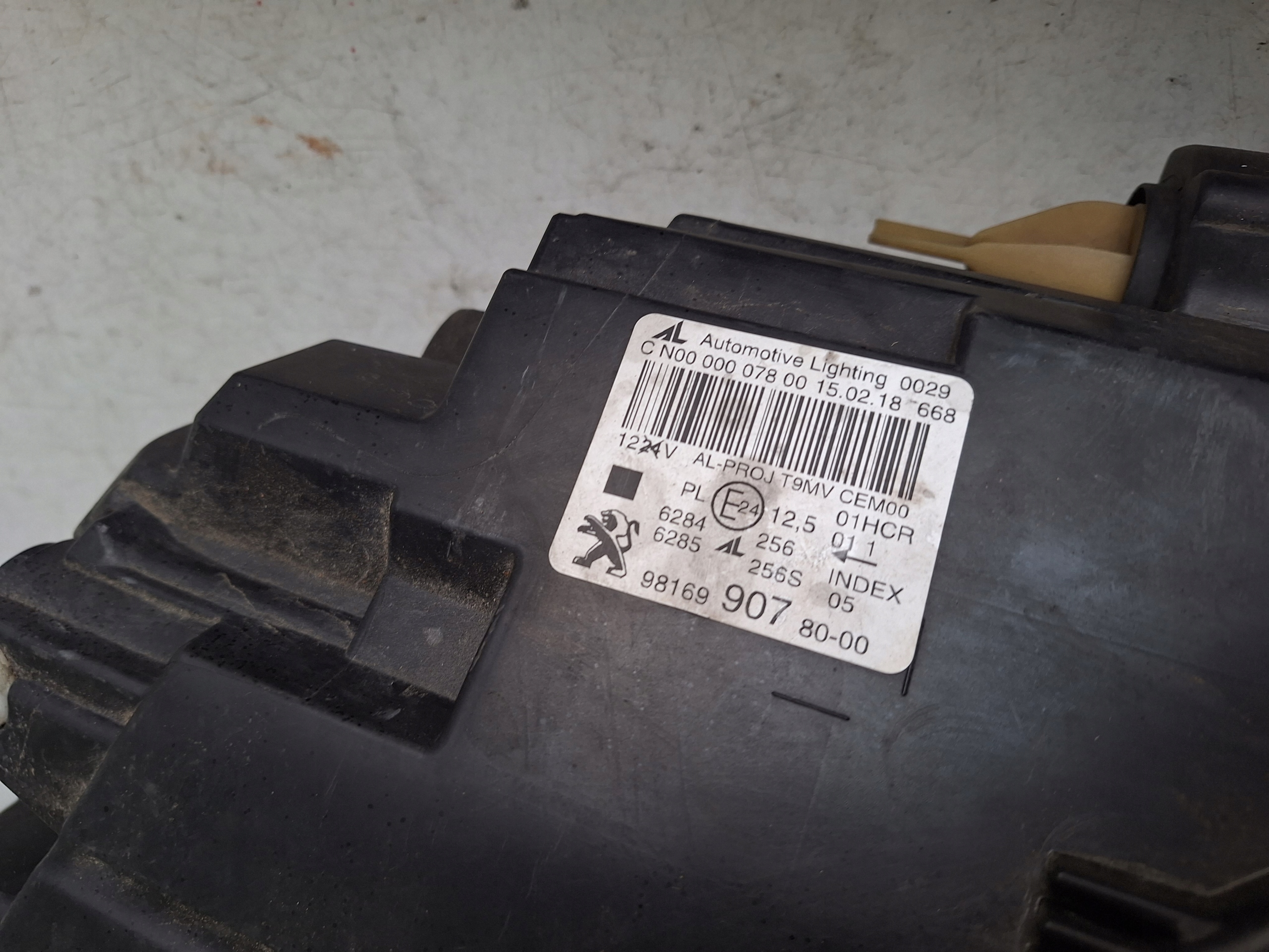 PEUGEOT 308 T9 LIFT 17-21 light left + LED UK