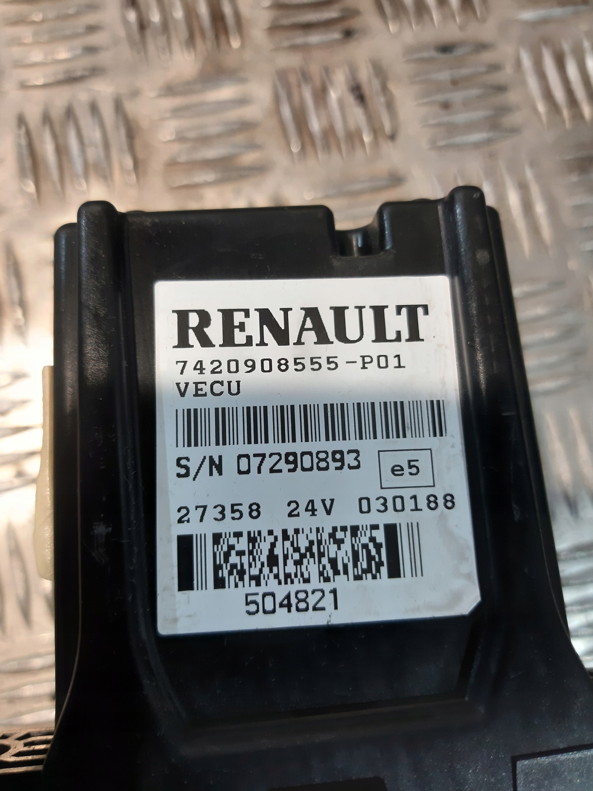 control unit module MID 144 VECU RENAULT MAGNUM DXi 7420908555