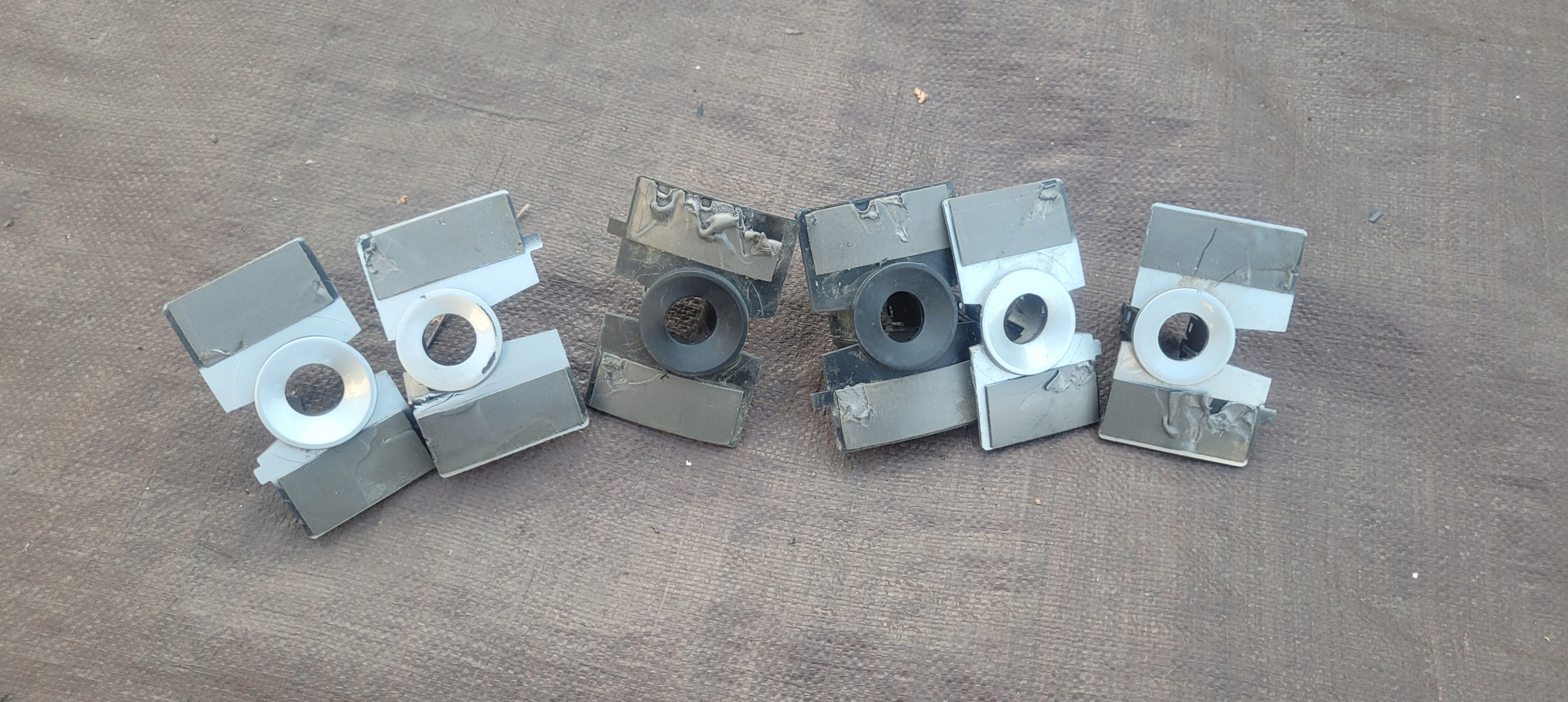 2184 mih8k - DACIA DUSTER 2 II 17 - КОШИК ДАТЧИКА PDC