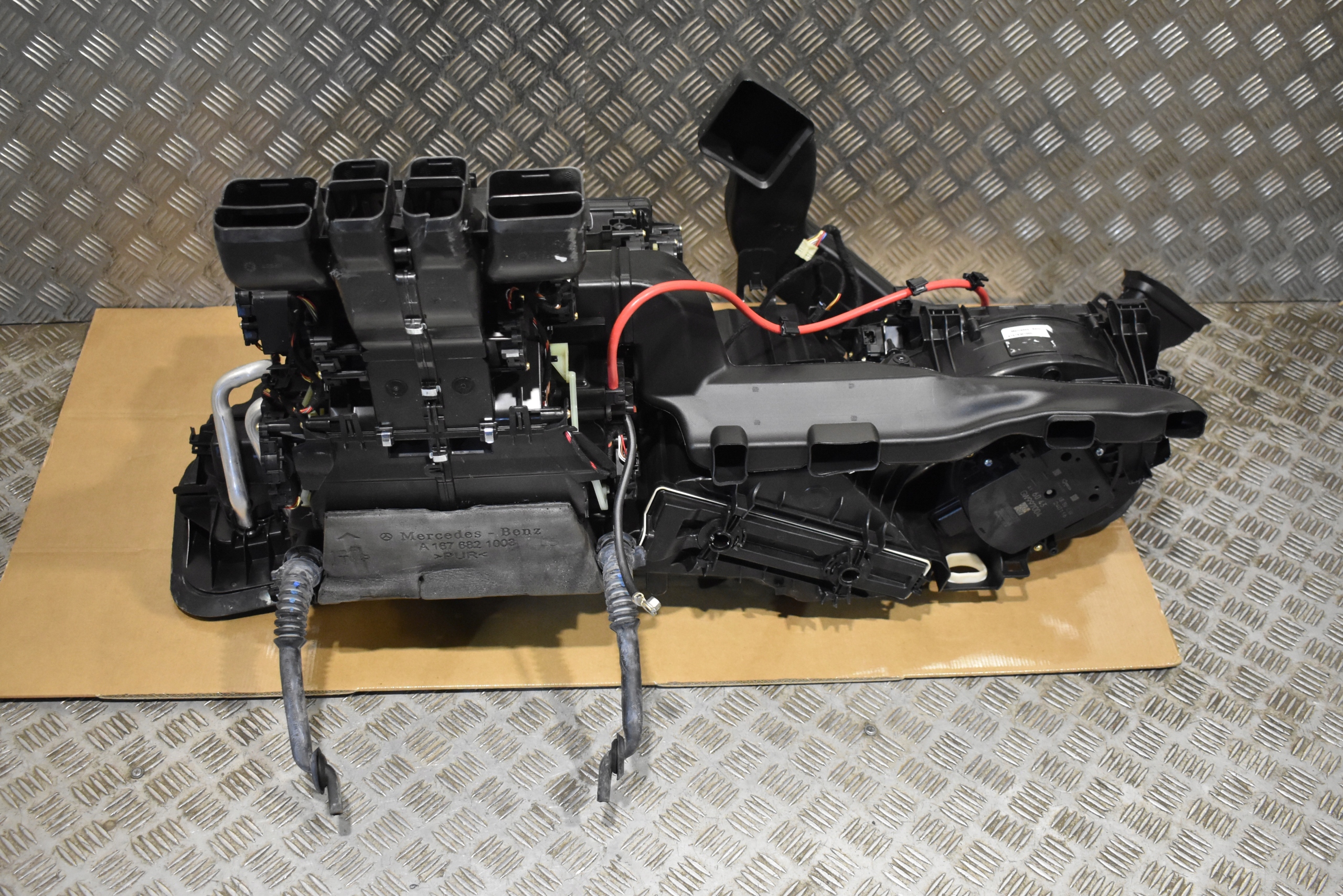 радиатор отопителя 4 MERCEDES W167 1