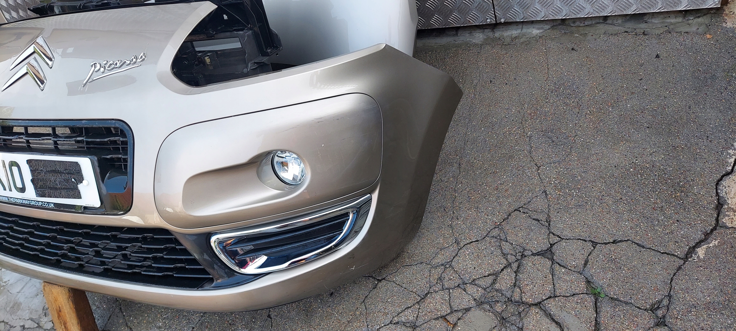 nárazník předek CITROEN C3 PICASSO LAK:KCHC
