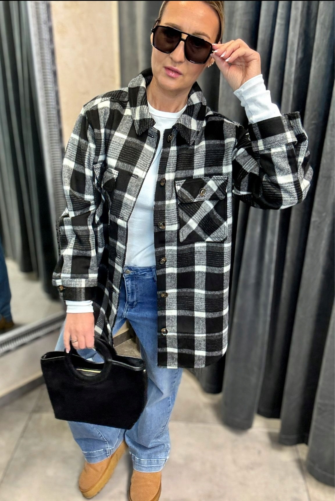 Kurtka Koszulowa Damska W Kratę Czarna Rozm. L