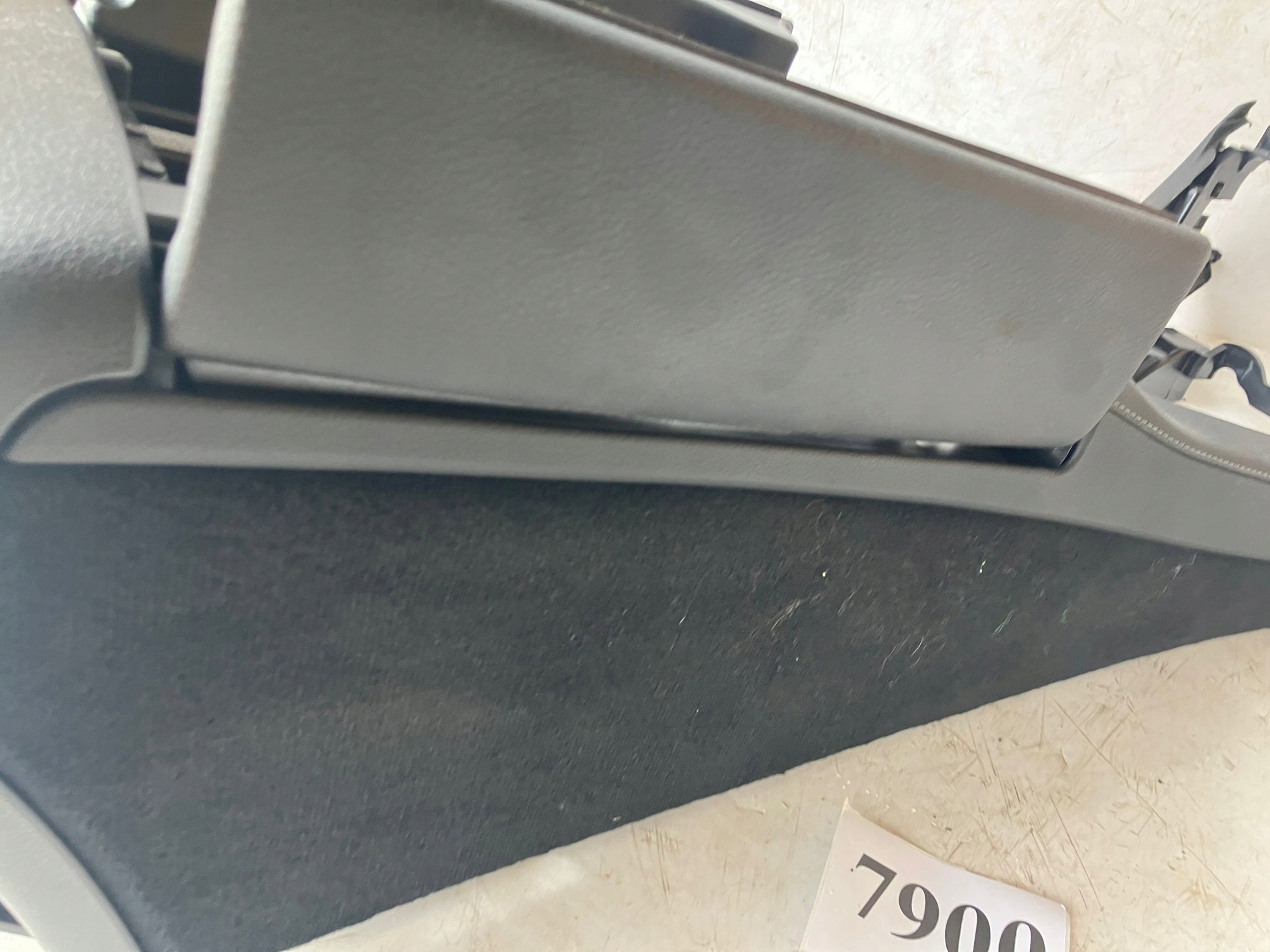 armrest TUNEL SKORZANY W213