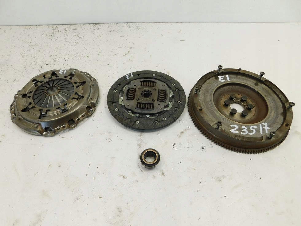 9639780410 - Жесткое колесо сцепления Peugeot 1.6 HDI 307 207 C3