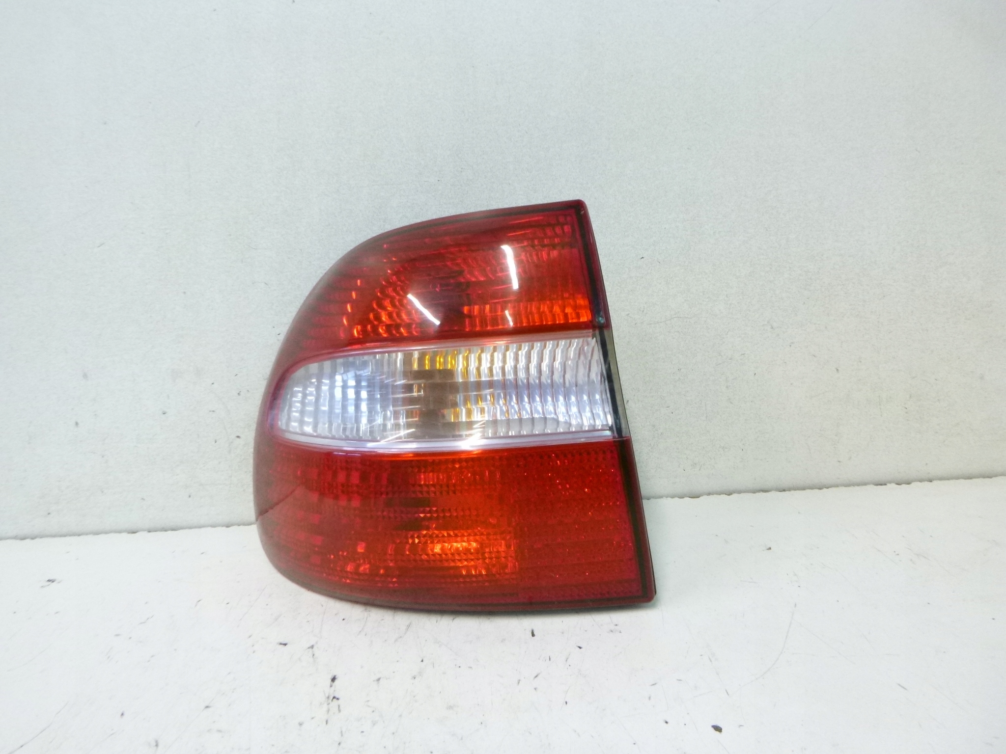 light rear left Volvo V70 Lift 2000r.
