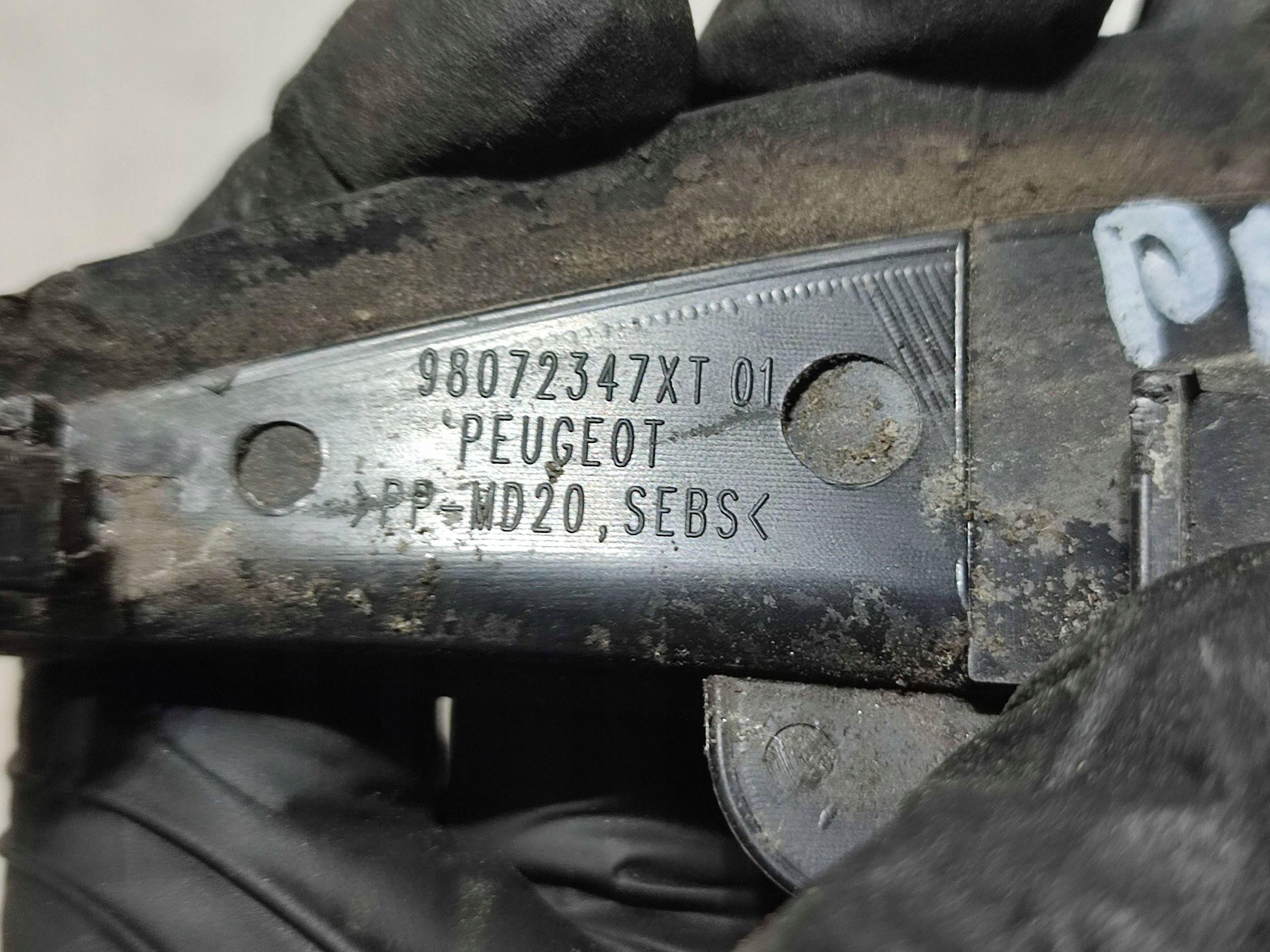 Peugeot 308 2019 front side right torpedo front