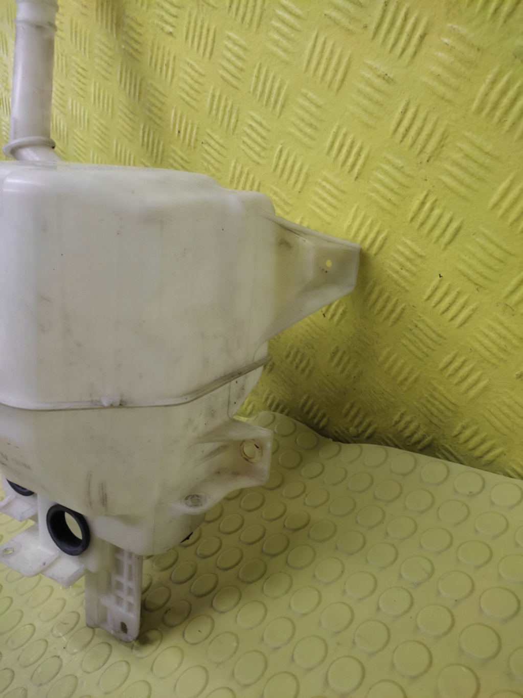 MAZDA 6 II washer fluid tank GS1D67480