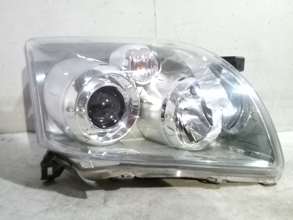 Toyota Avensis T25 lift light right front front
