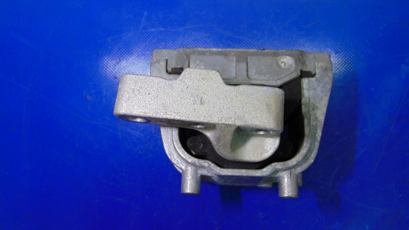 PODUSZKA SILNIKA 2.0TDI GOLF VI PASSAT B6 TIGUAN