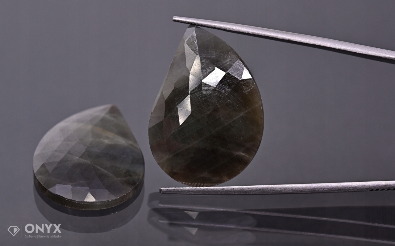 Safír fasetovaná rozeta Para nepravidelná 29x20 m