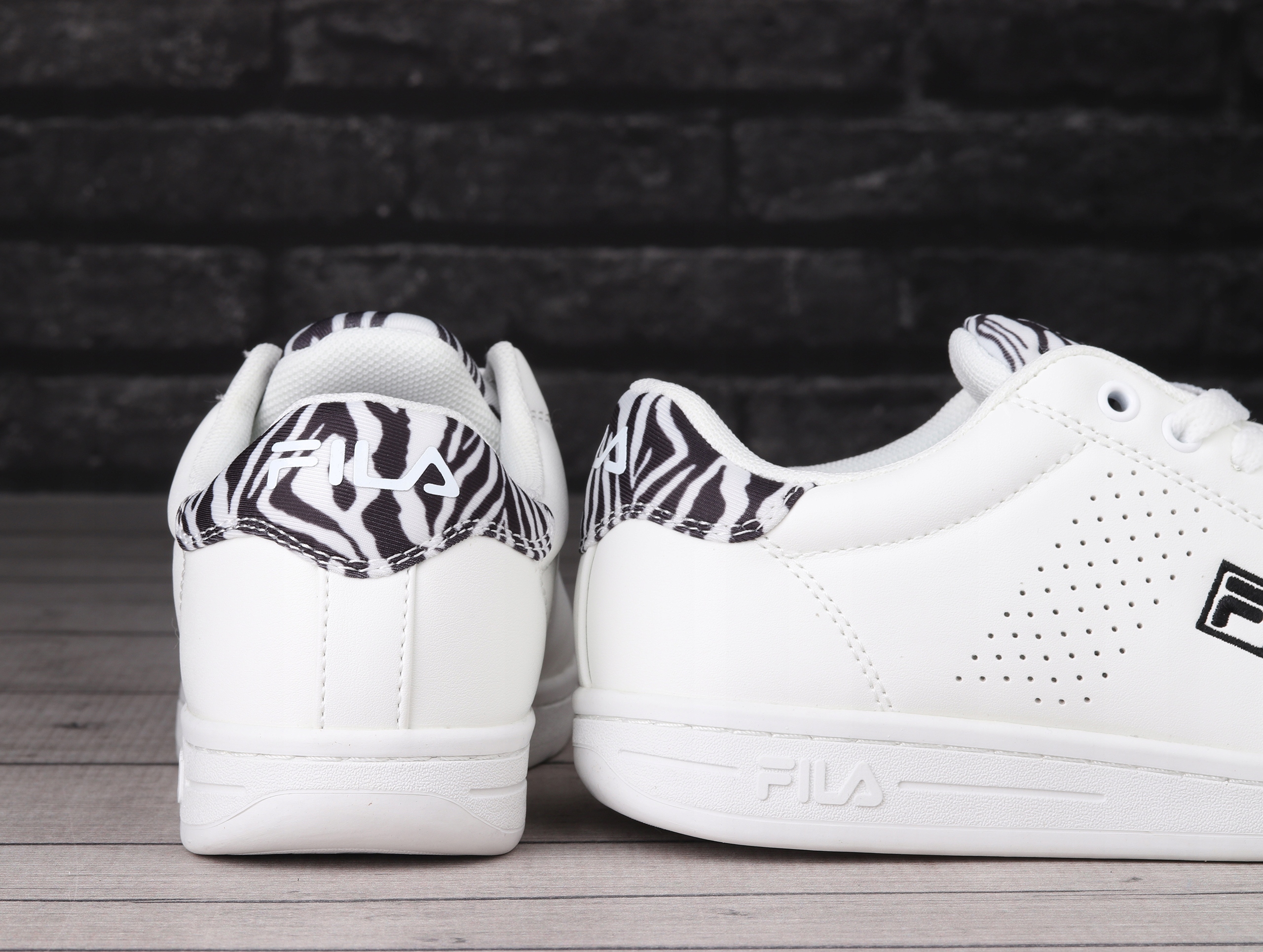 Buty damskie Fila CROSSCOURT 2 NT LOW WMN Model SPORTOWE CROSSCOURT