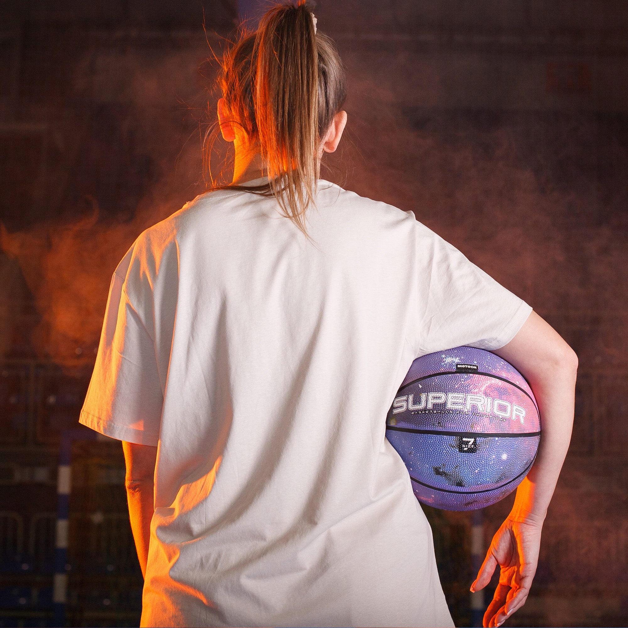 PIŁKA KOSZOWA DO KOSZYKÓWKI METEOR SUPERIOR UNIVERSE MĘSKA #7 Kolor dominujący róże i fiolety