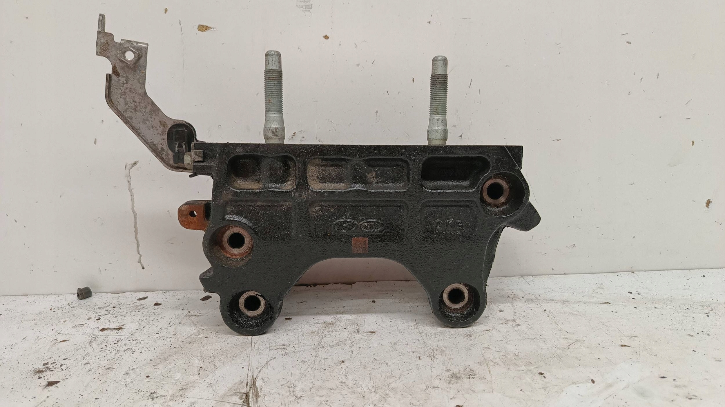 HYUNDAI I30 III Support Support plaque Moteur G4FE 1,6 CRDI 2017