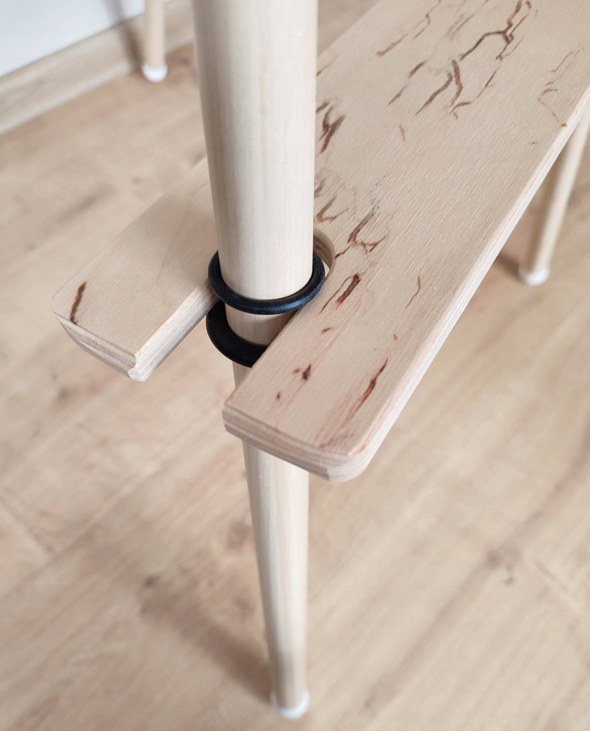 PODNÓŻEK DO KRZESEŁKA IKEA ANTILOP RETOO REGULOWANY LAKIEROWANY II KLASA Głębokość produktu 10 cm