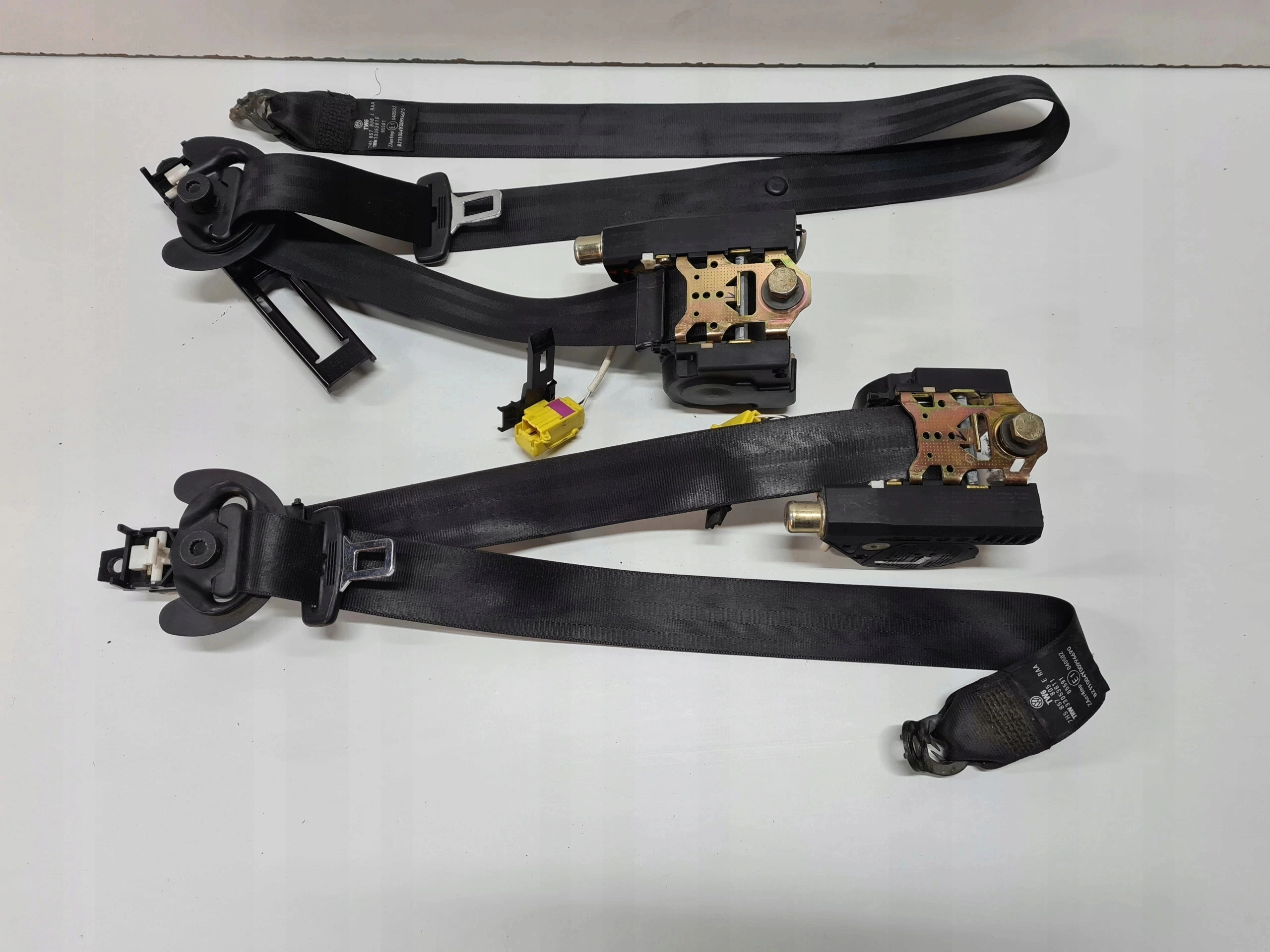 7H5857805E - ремень безопасности левый передний VW T5 MULTIVAN