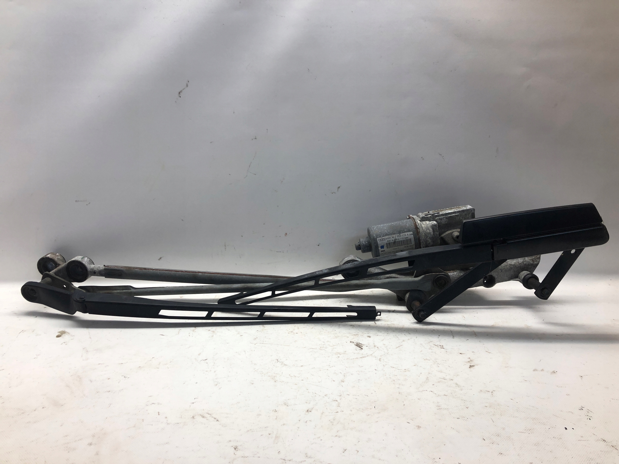 Мотор стеклоочистителя AUDI Q7 4L2955119A