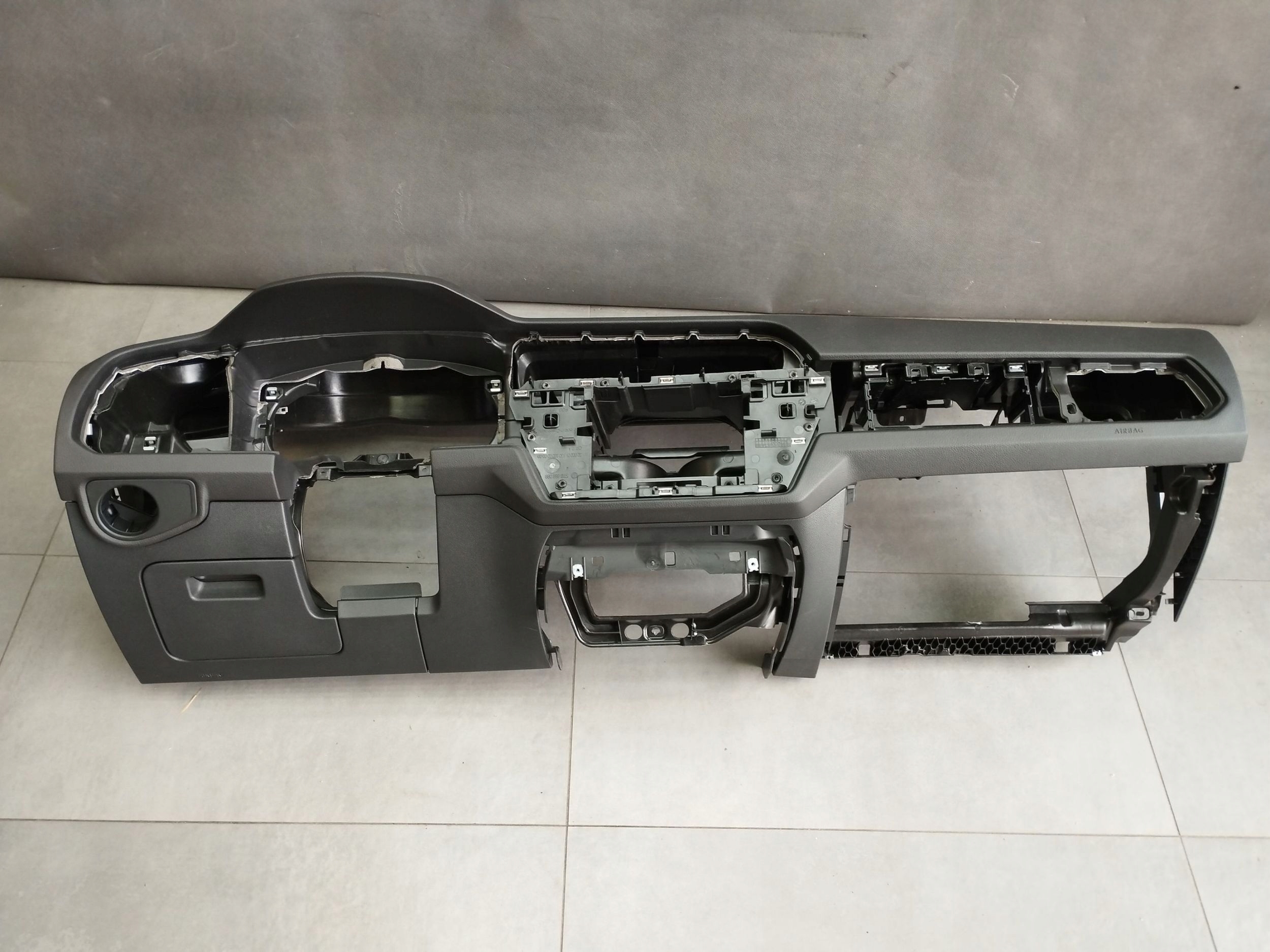 Volkswagen Touran III 2025 dashboard console cockpit original 5TB858089