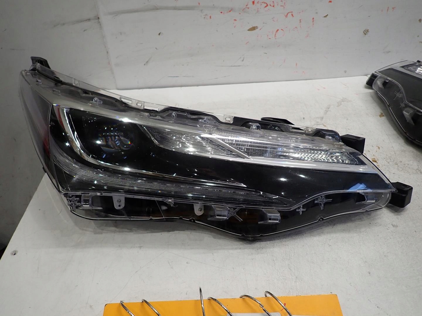 light front front right TOYOTA COROLLA E16 LIFT 2016- FULL LED