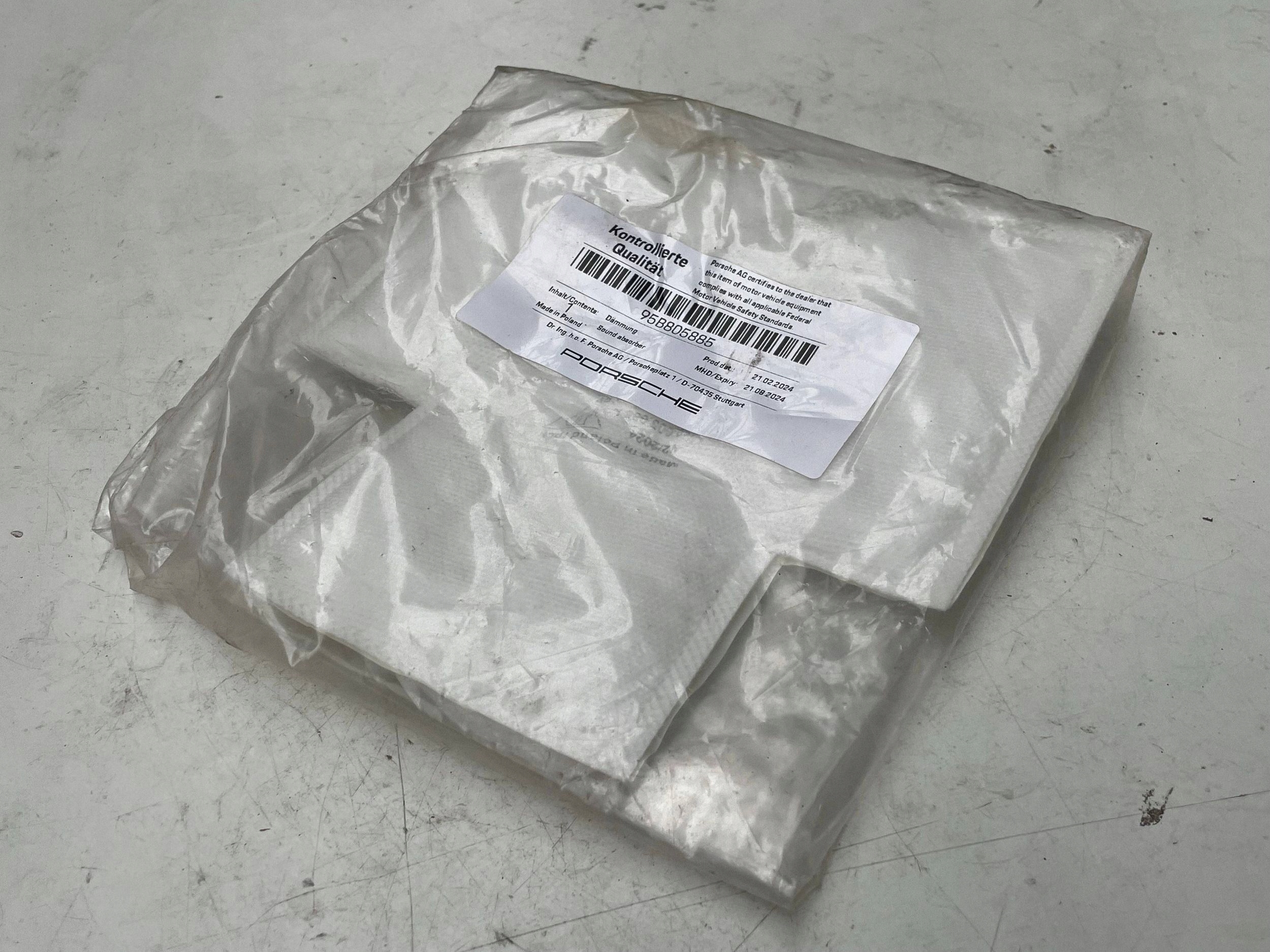 PORSCHE MACAN 95B hangszigetelő far hátsó bal 95B805885B !J