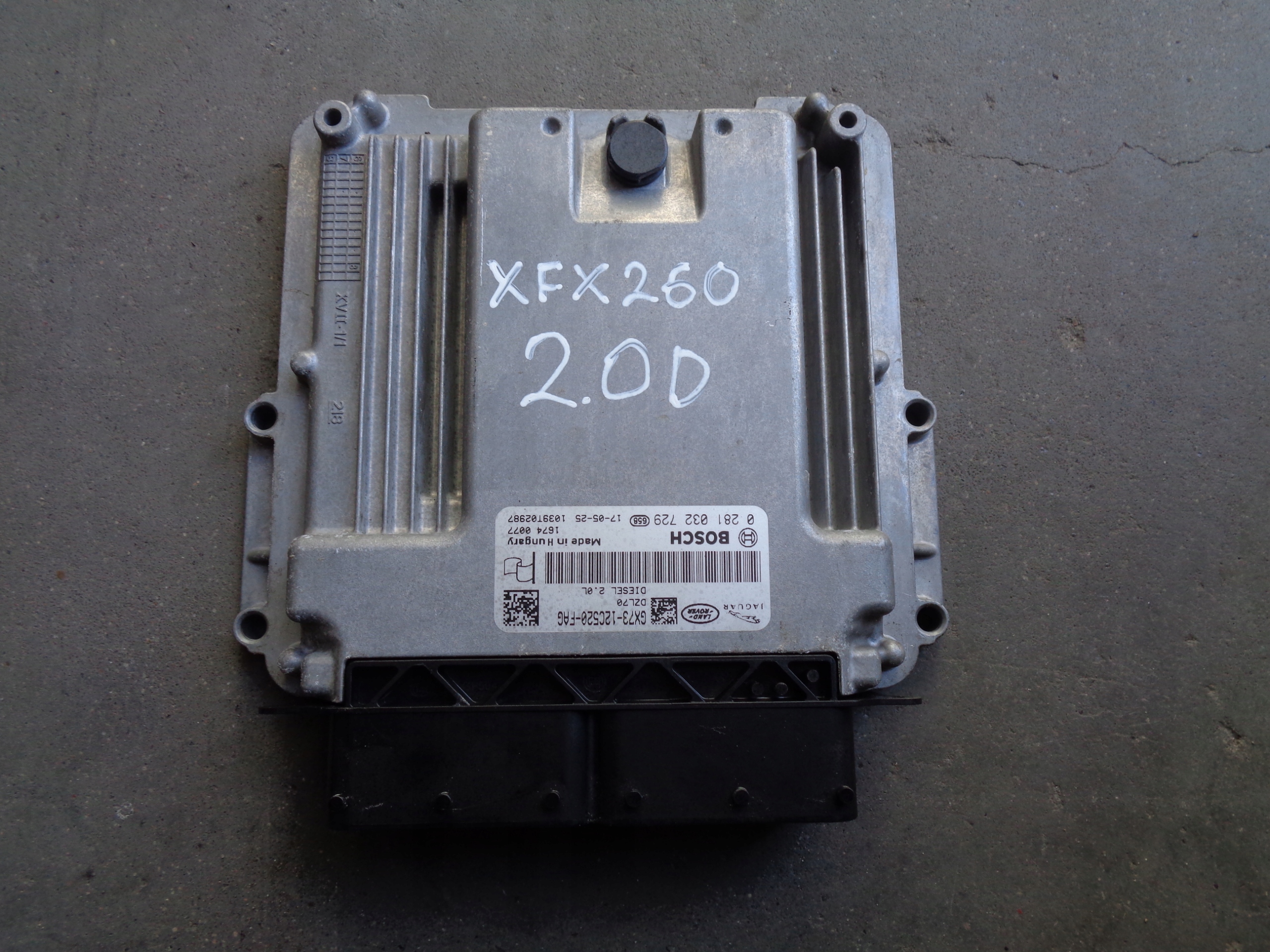 computer control unit of the engine JAGUAR XF II X260 2.0 D