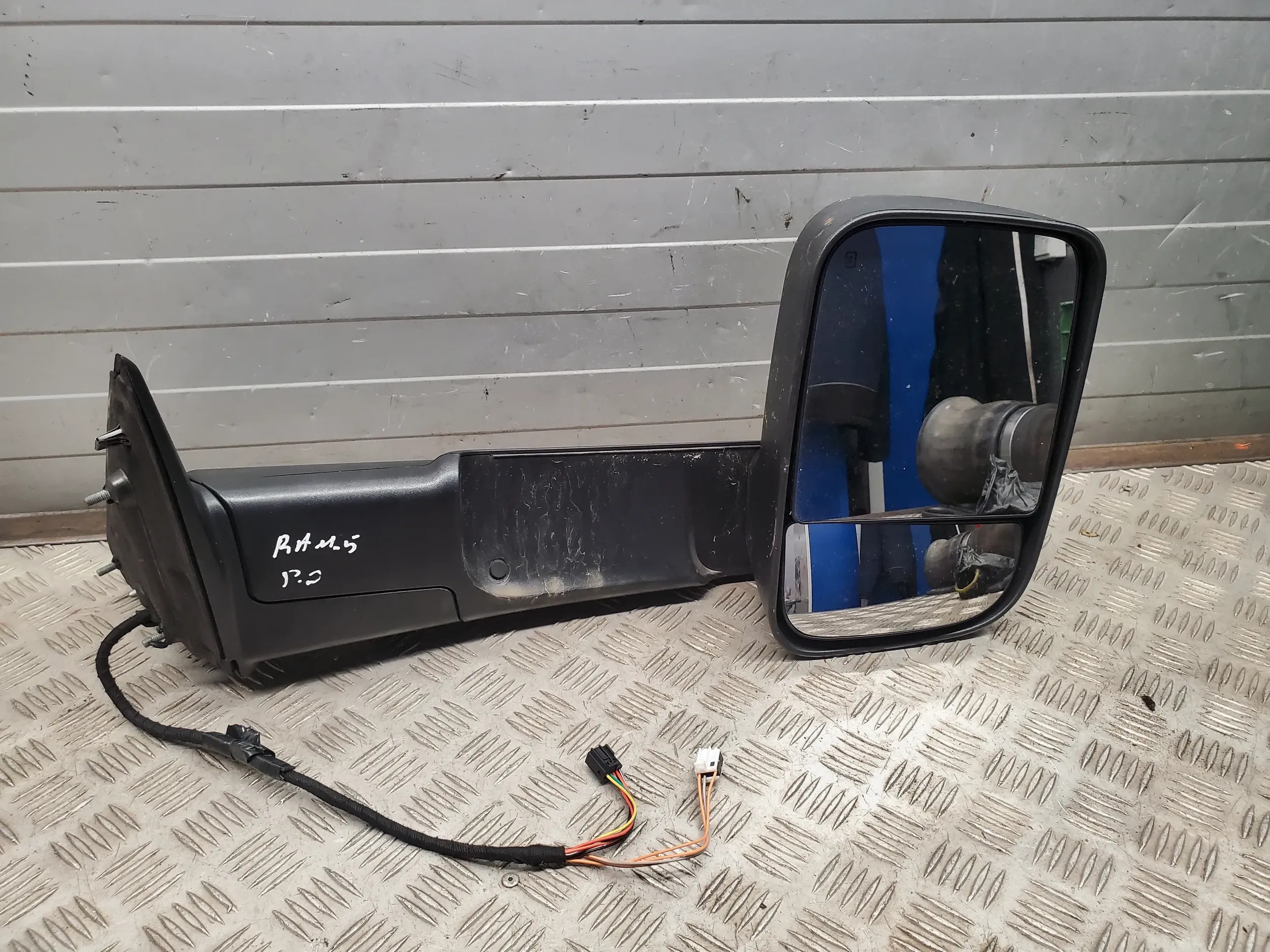 Dodge RAM 2010-2018 Przód strona prawa lusterko (7+4 pin)