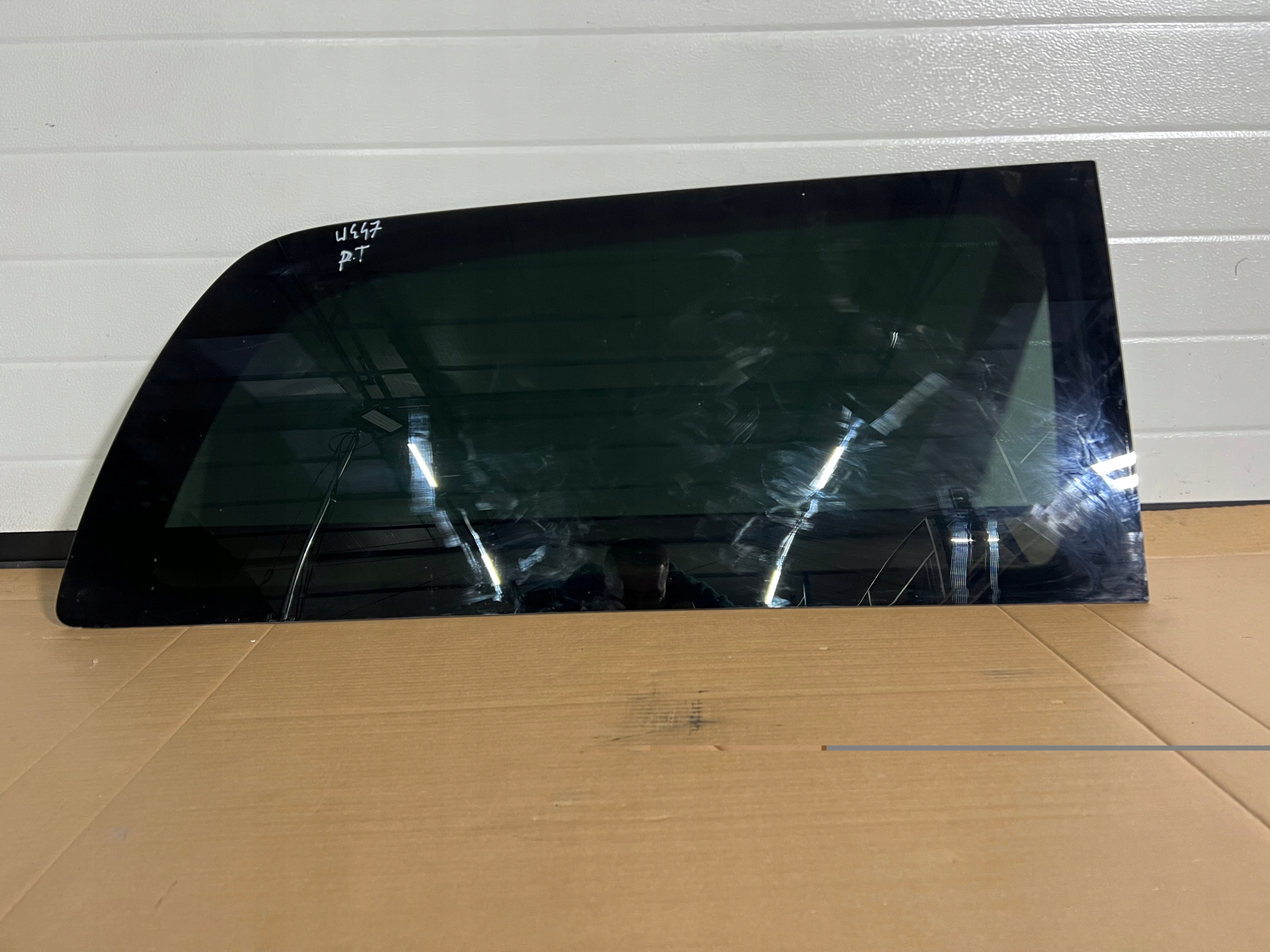 Стекло заднее правое, задний кузов Mercedes V W447