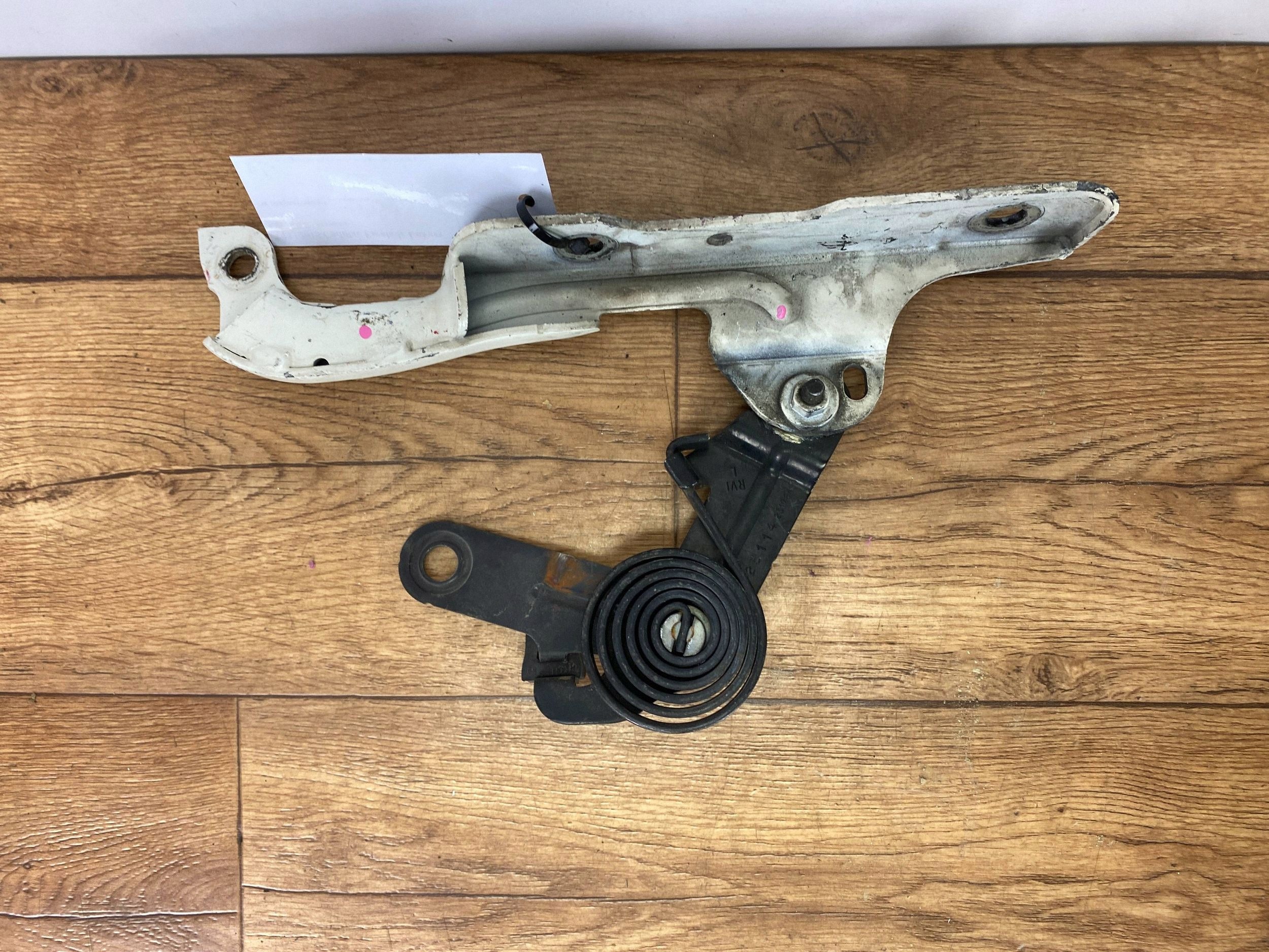 bonnet hinges left Cadillac Escalade IV 2015+